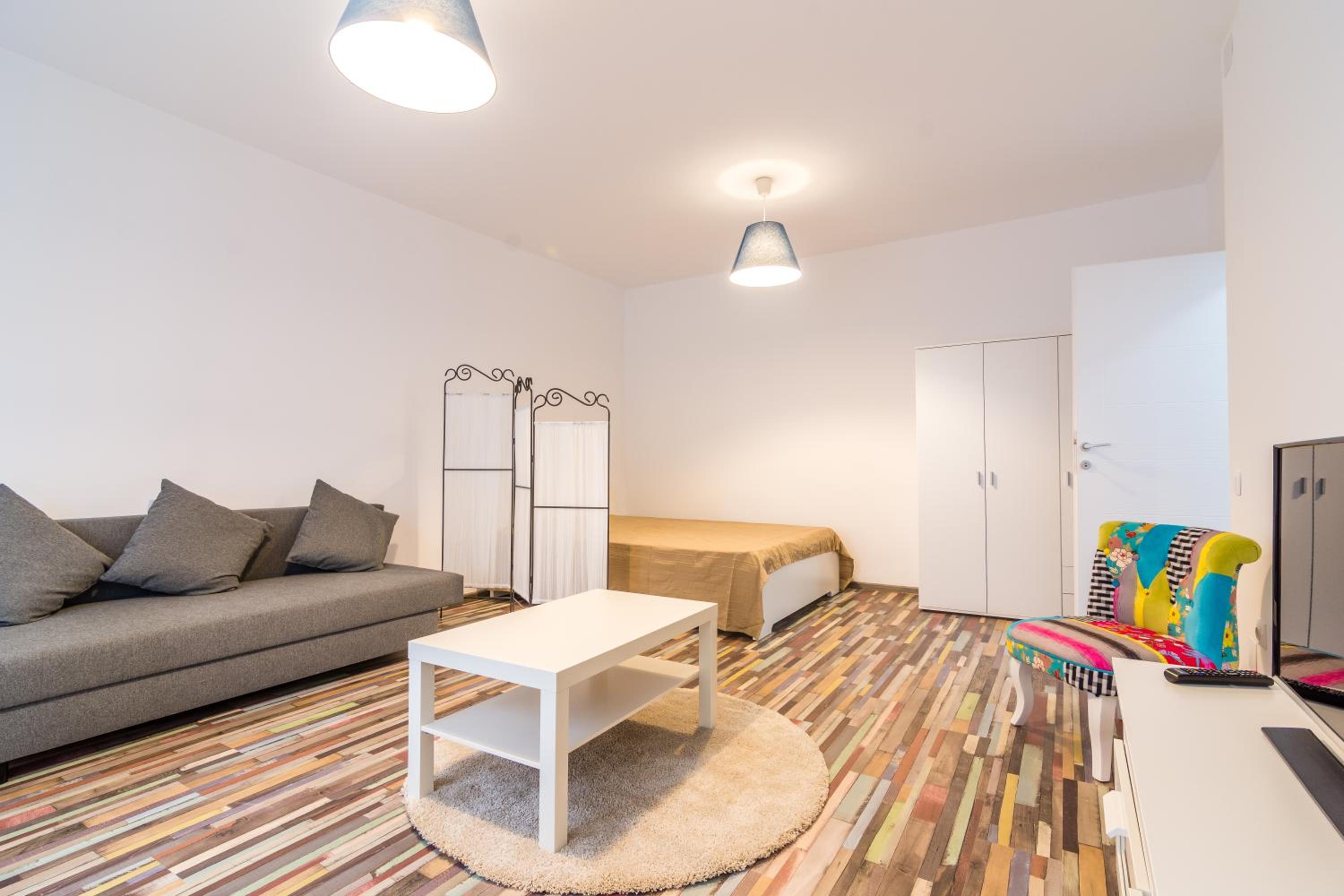 Urban Retreat Near Metro & Mega Mall view 5