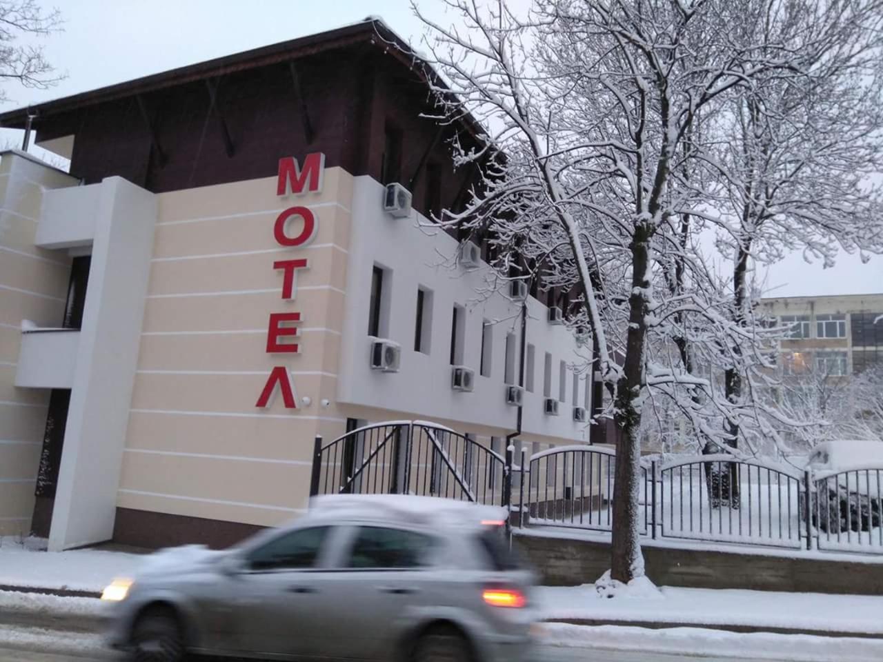 Photo 10