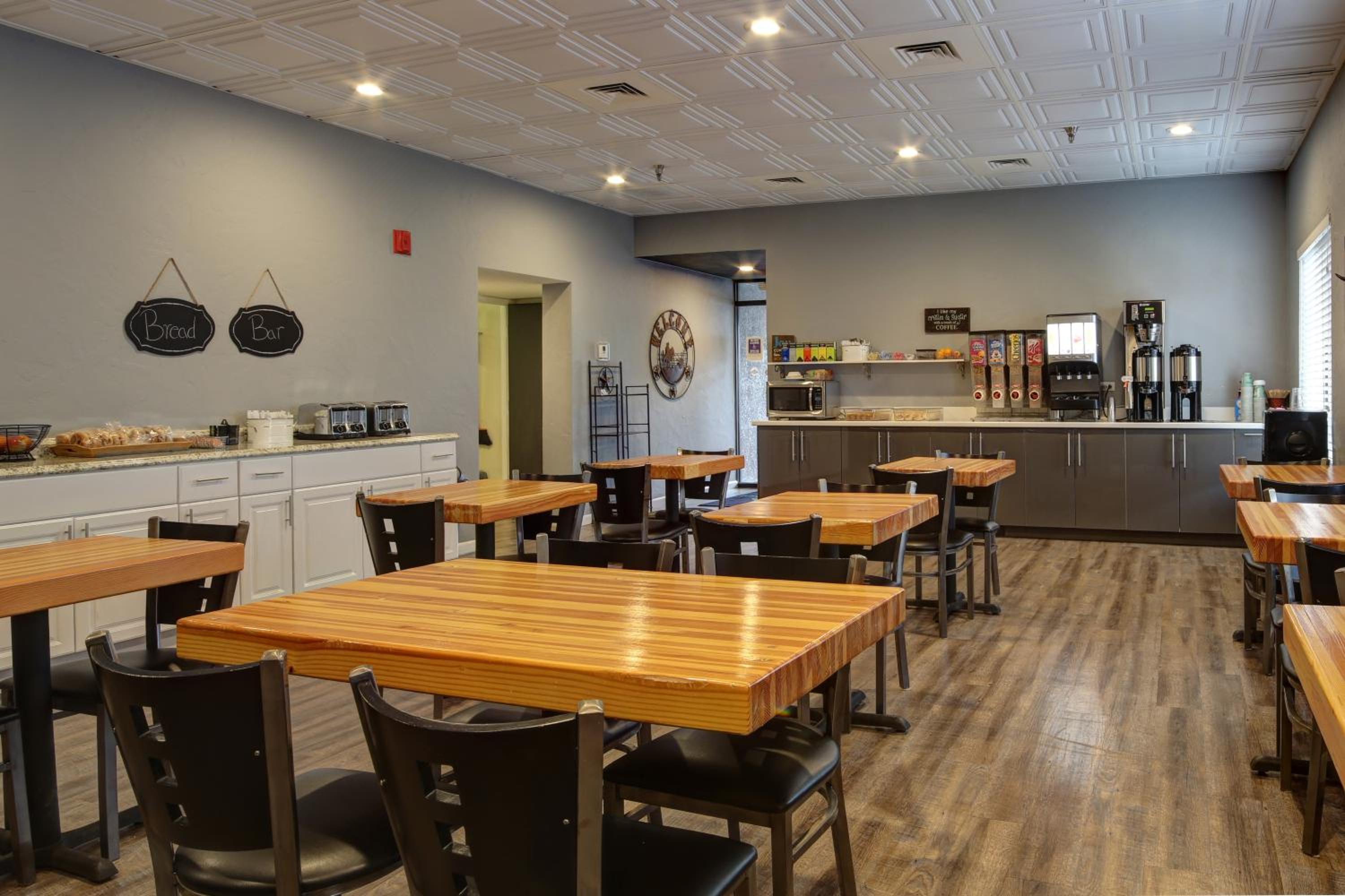 Prescott Valley Vacations - GreenTree Inn Prescott Valley - Property Image 9