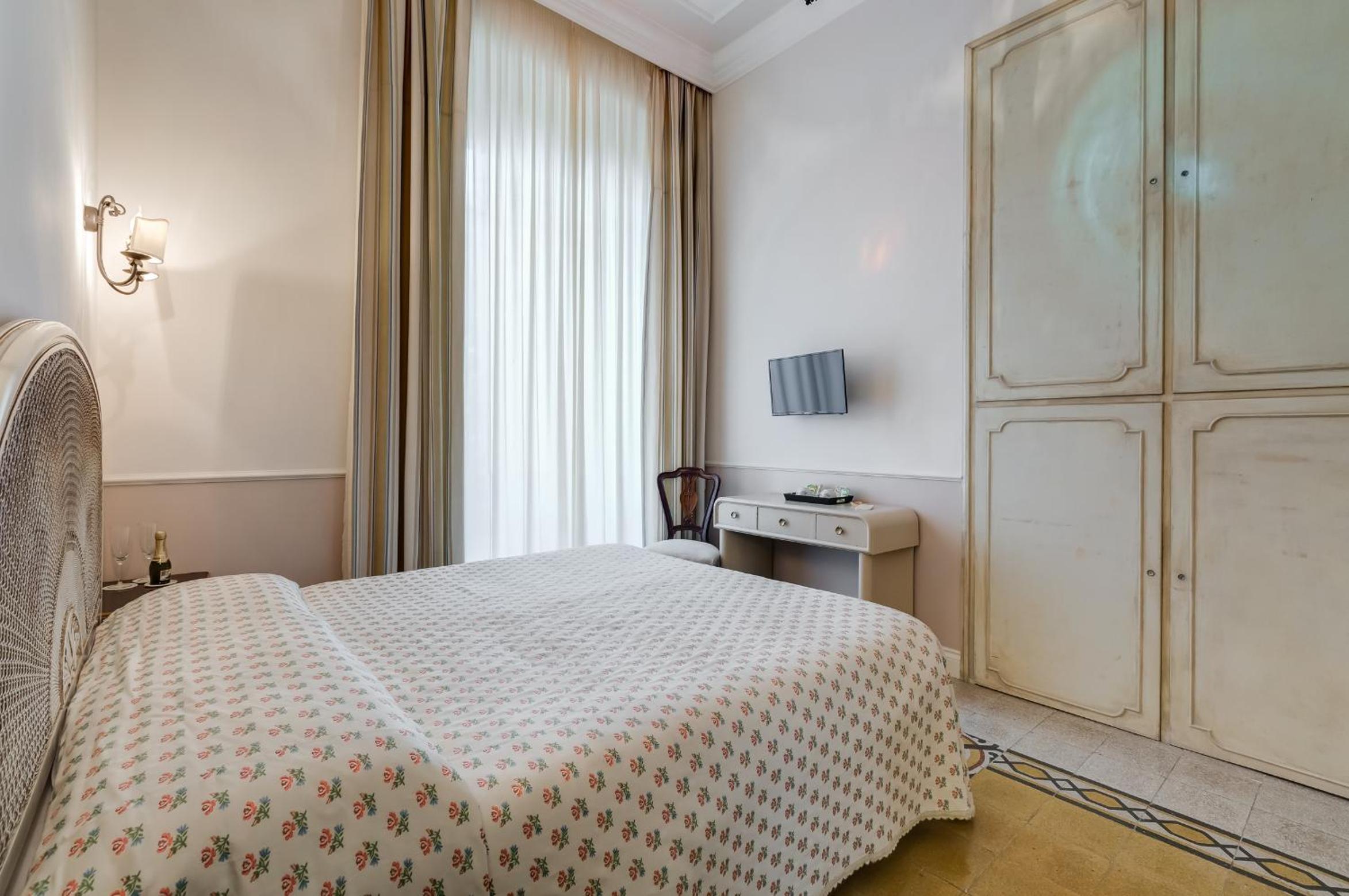 Rome Charming Suites