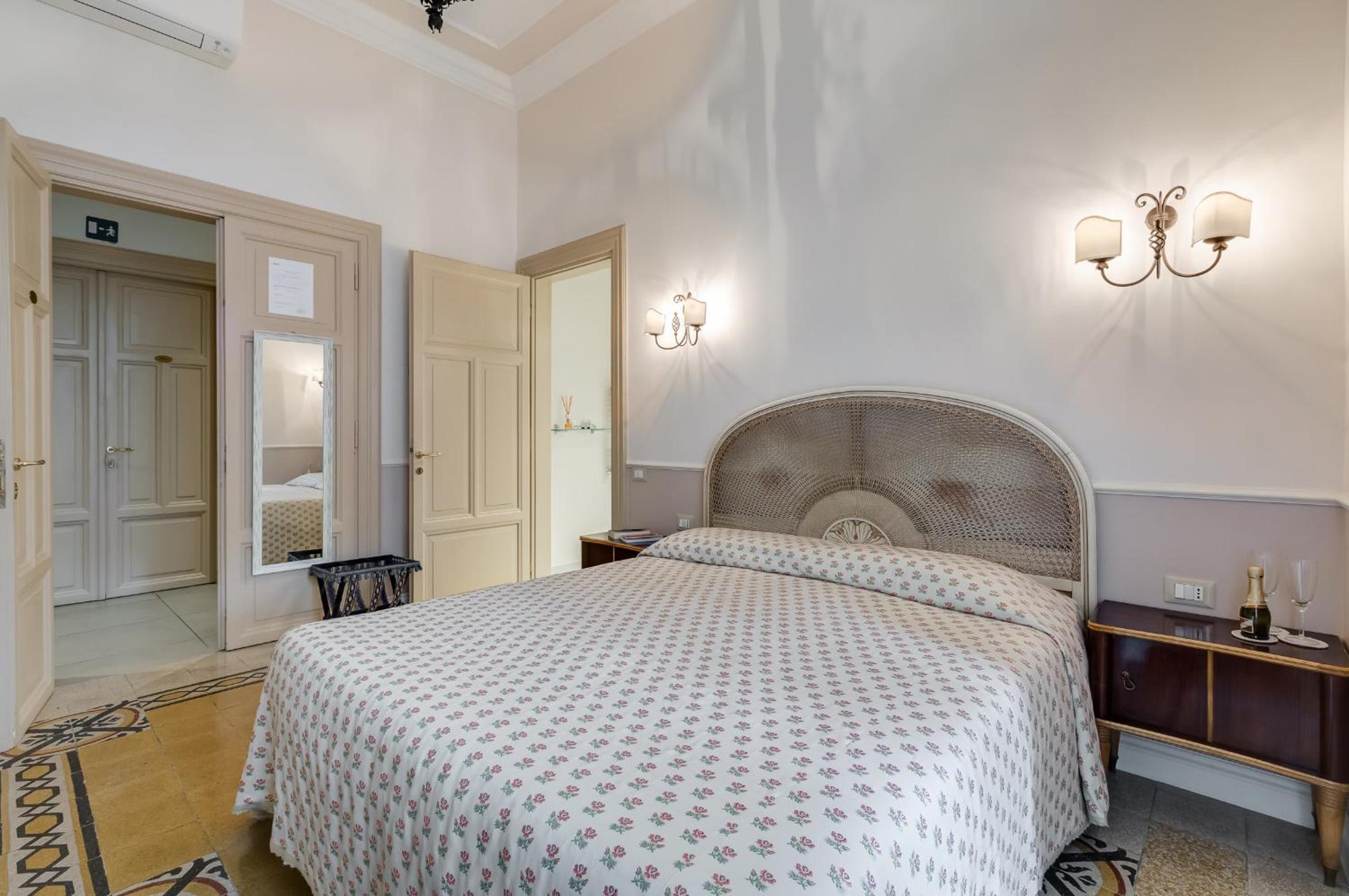 Rome Charming Suites