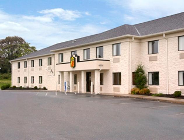 Super 8 by Wyndham Bedford view 2