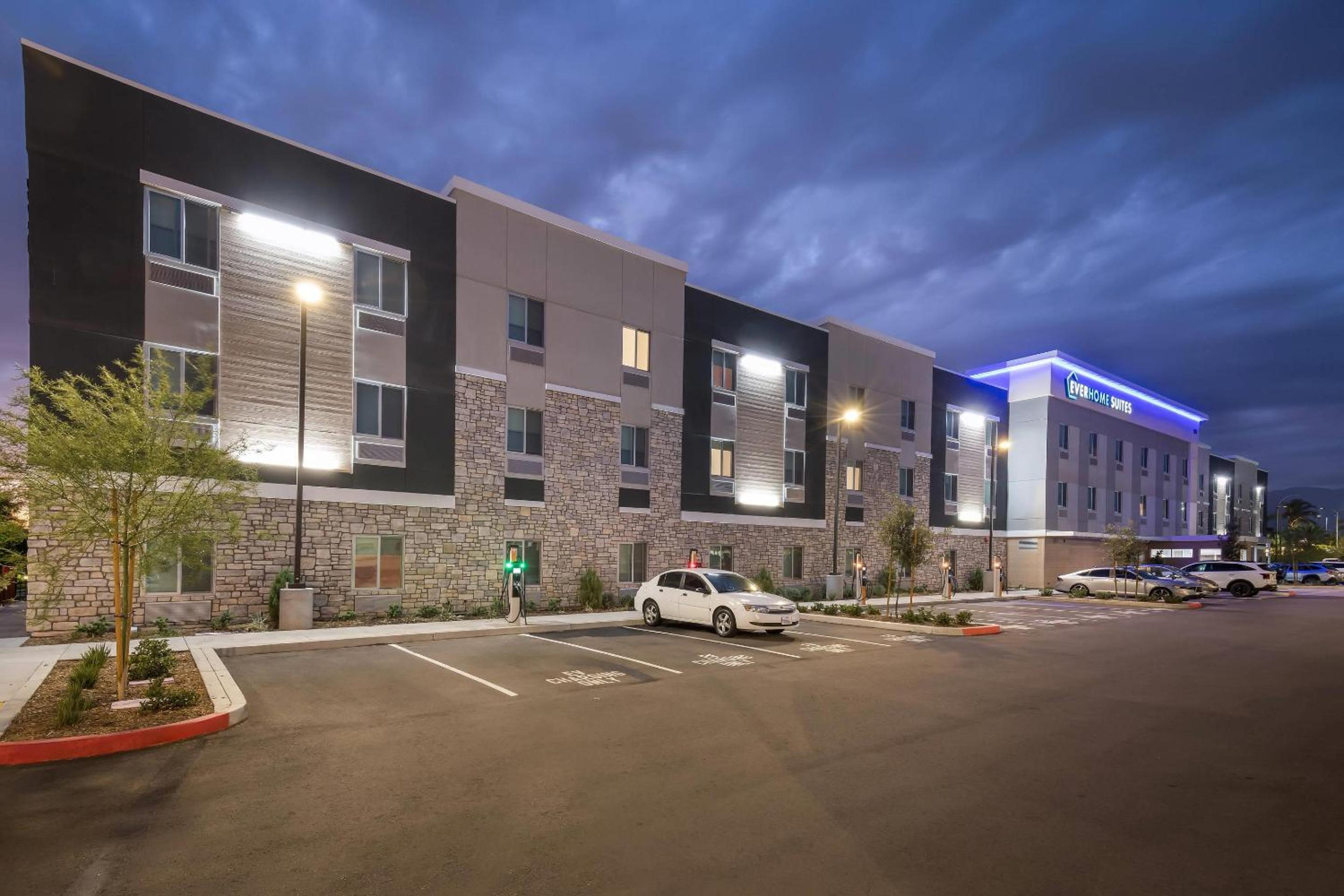 Everhome Suites Ontario Airport