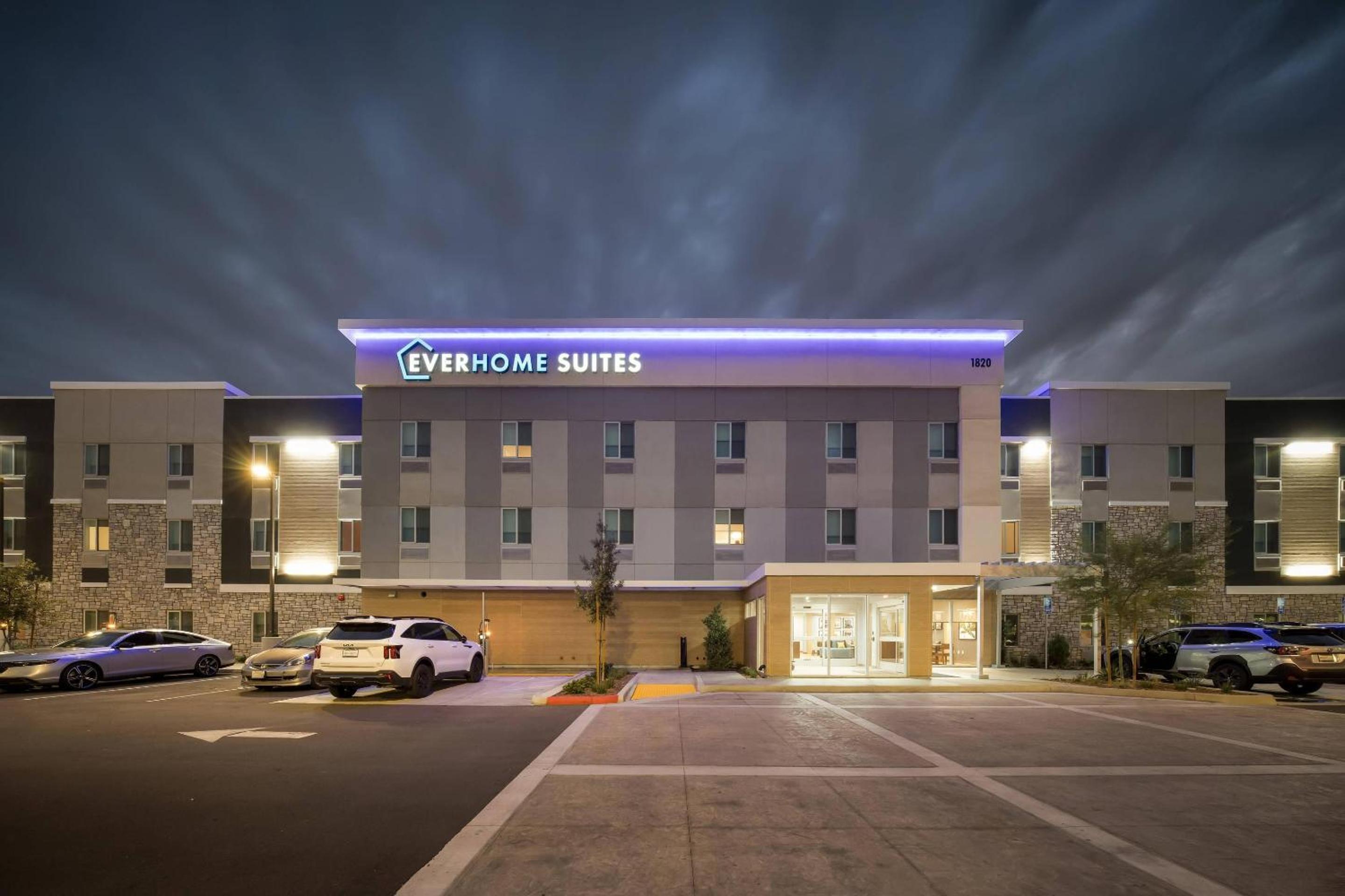 Everhome Suites Ontario Airport