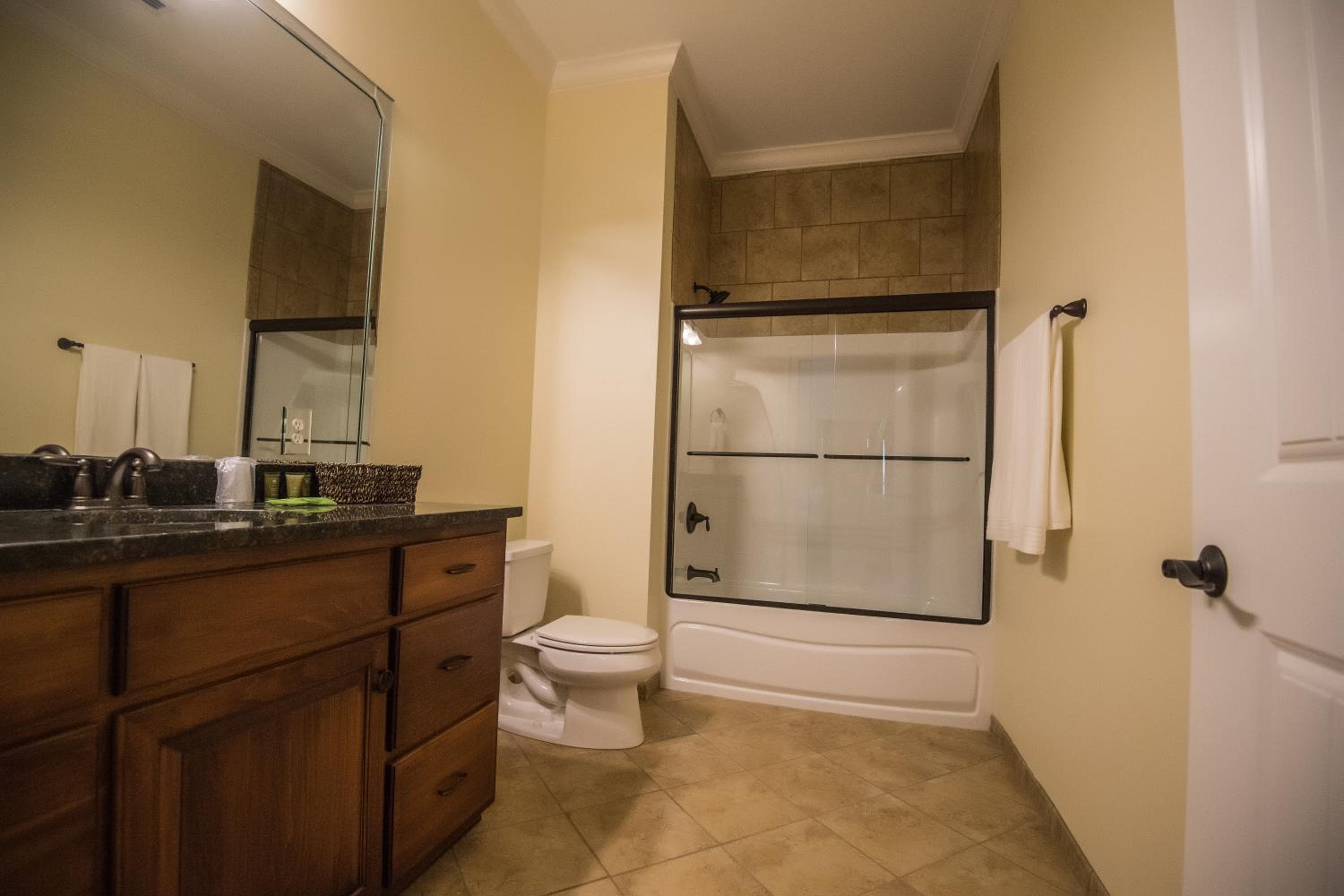 Marianna Vacations - Magnolia Creek Lodge - Property Image 5