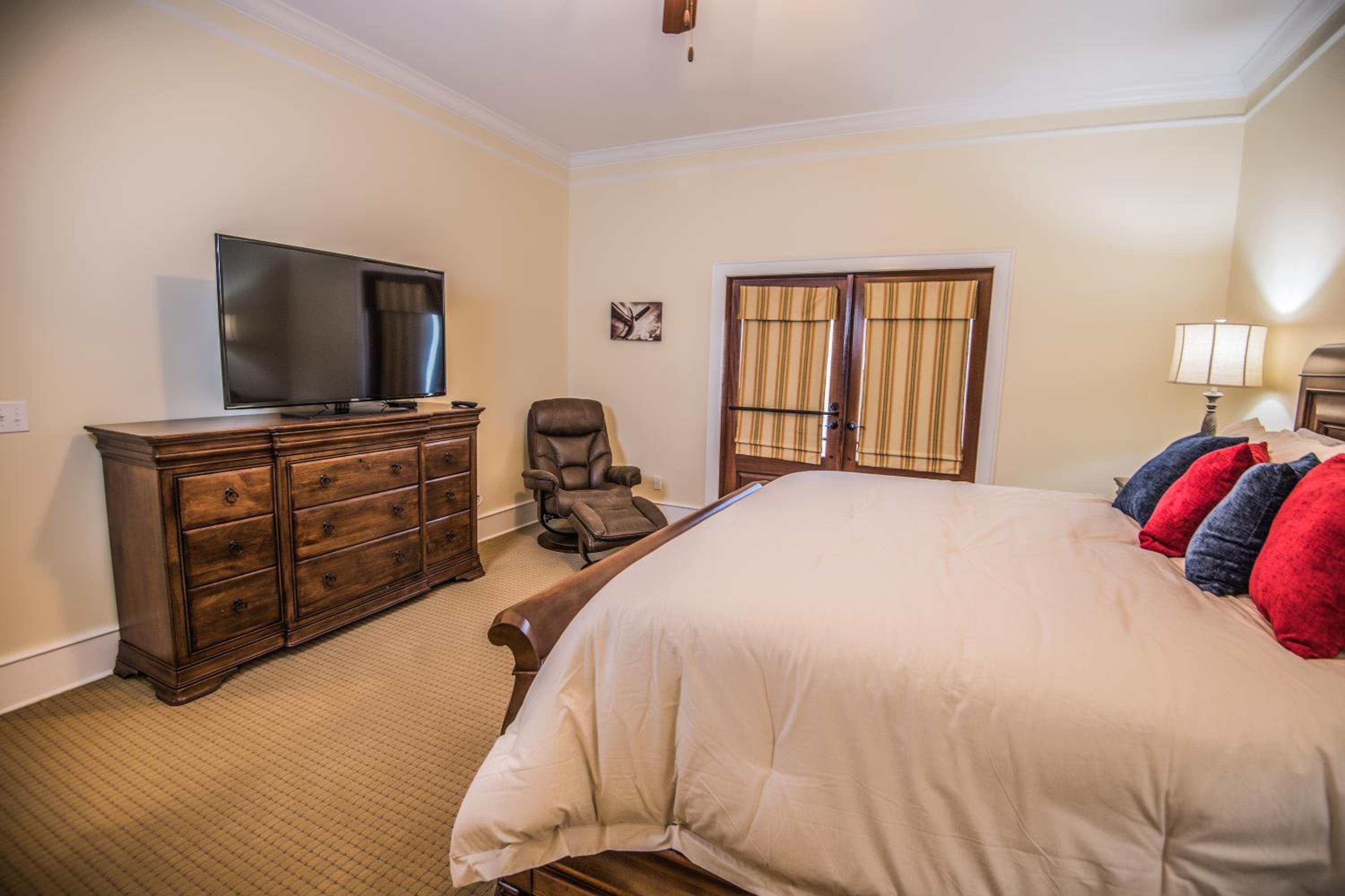 Marianna Vacations - Magnolia Creek Lodge - Property Image 4