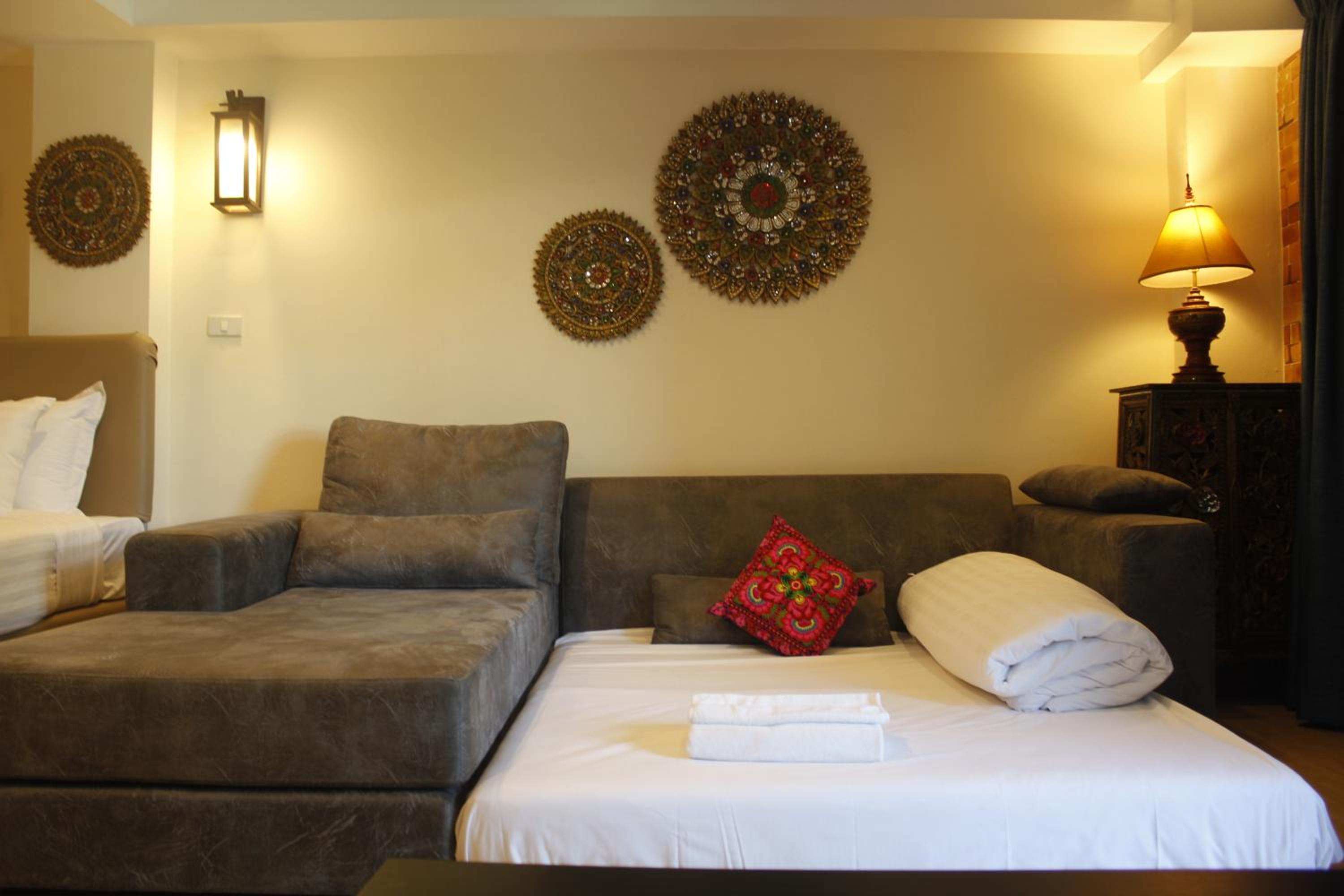 Suan Dok Gate Guesthouse