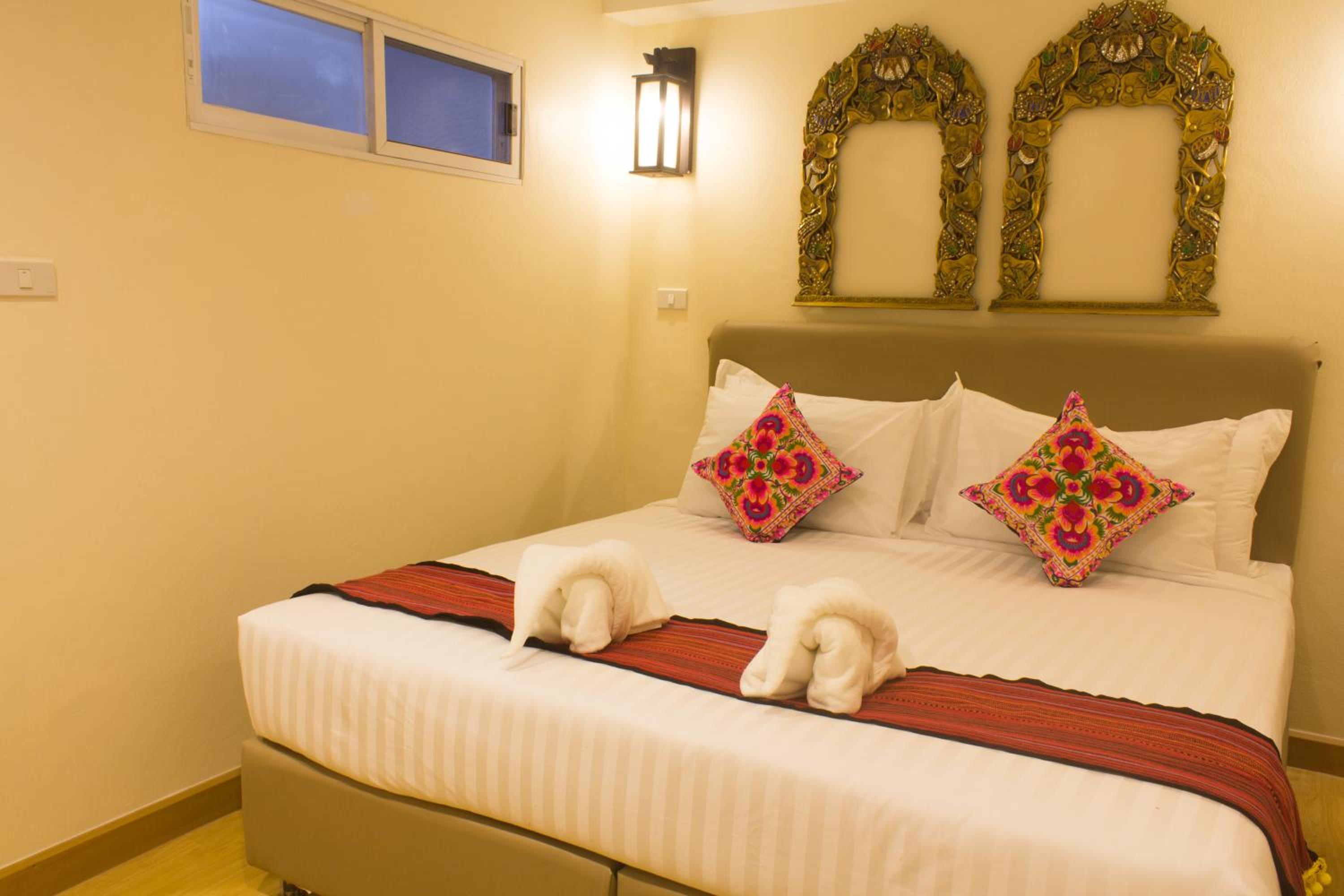 Suan Dok Gate Guesthouse