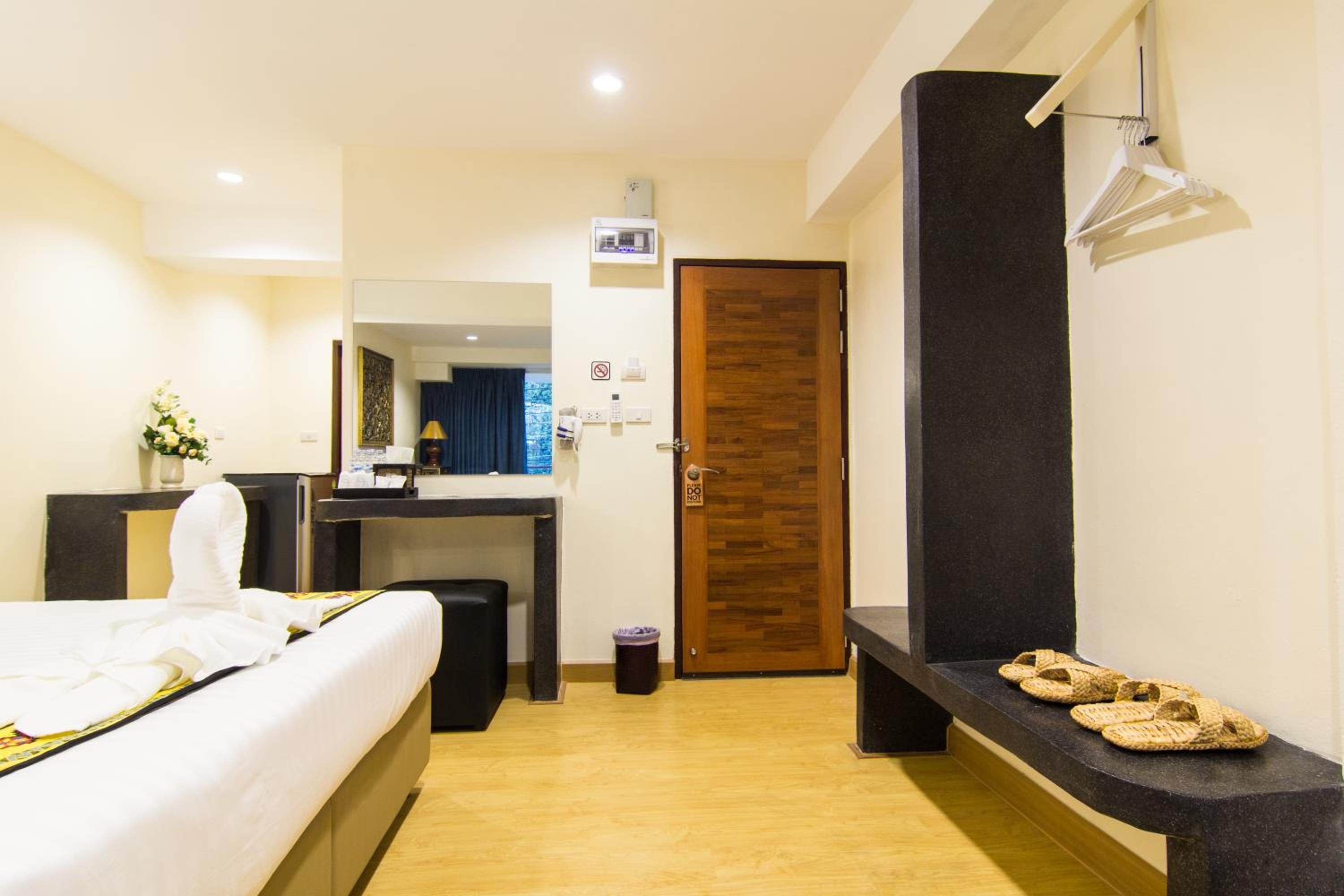Suan Dok Gate Guesthouse