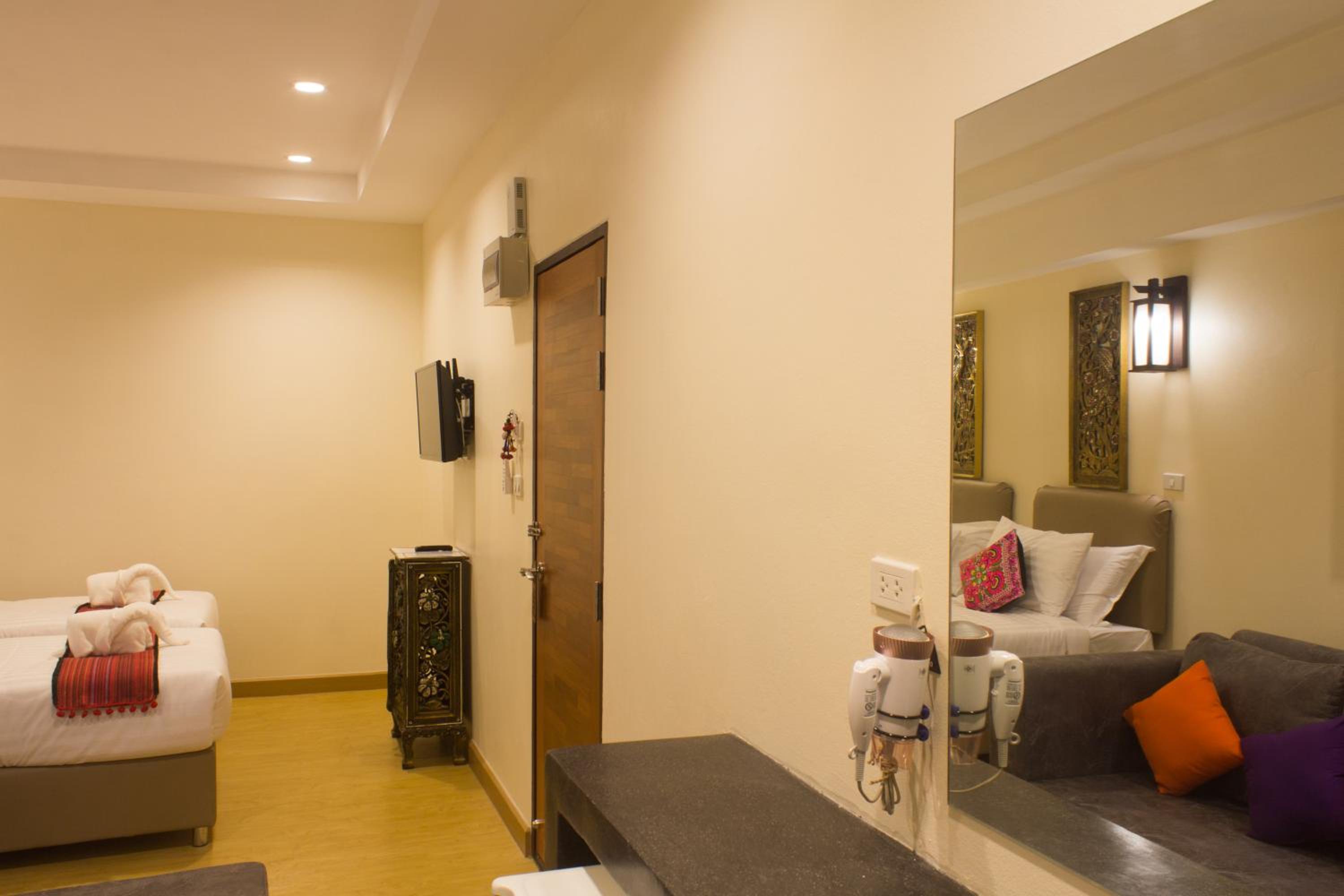 Suan Dok Gate Guesthouse