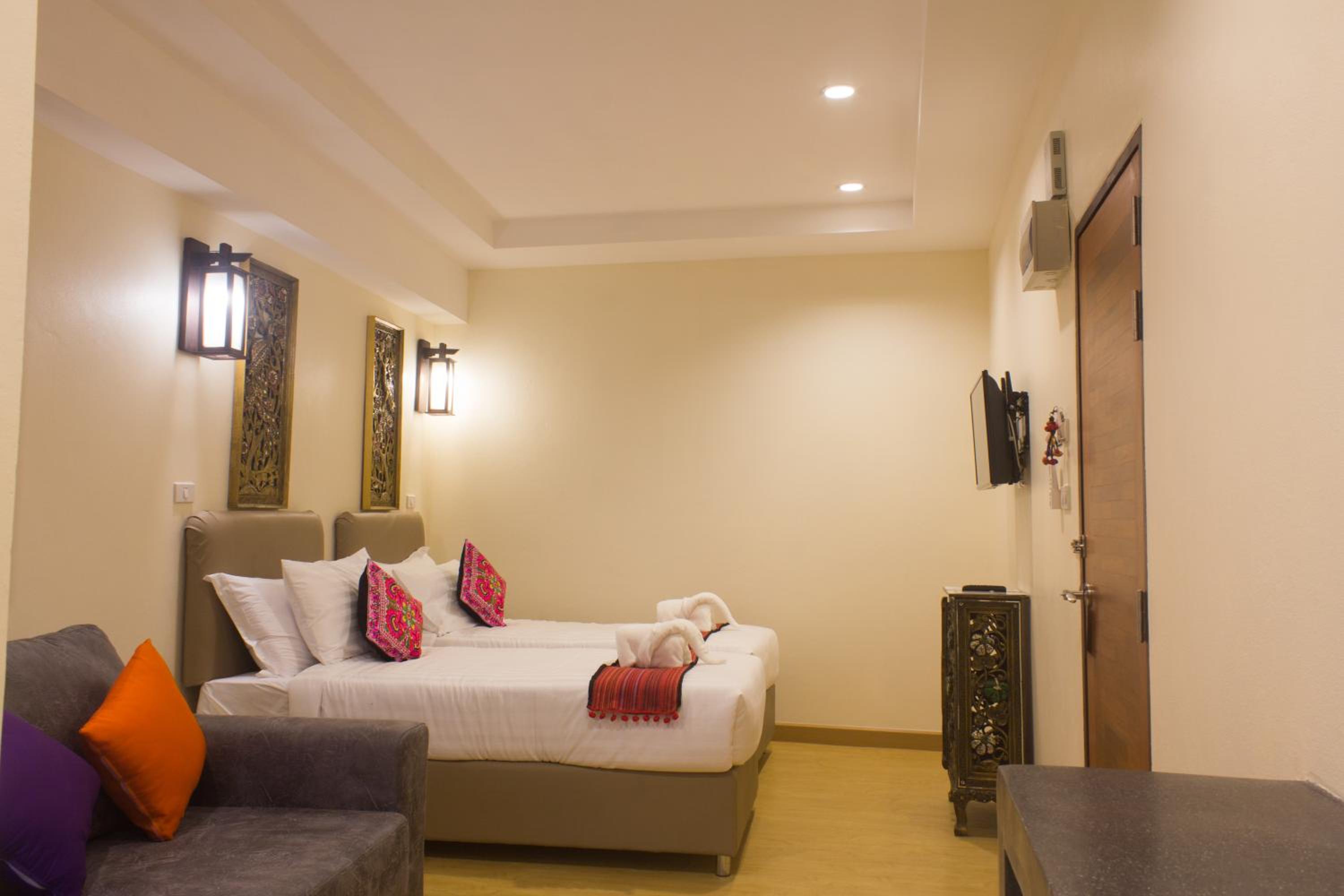 Suan Dok Gate Guesthouse