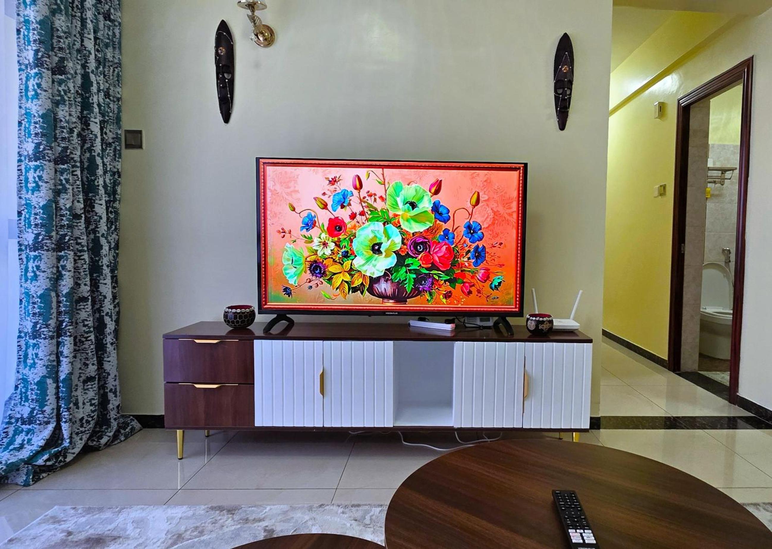 Emerald Safari Themed 3BR and SQ Apartment
