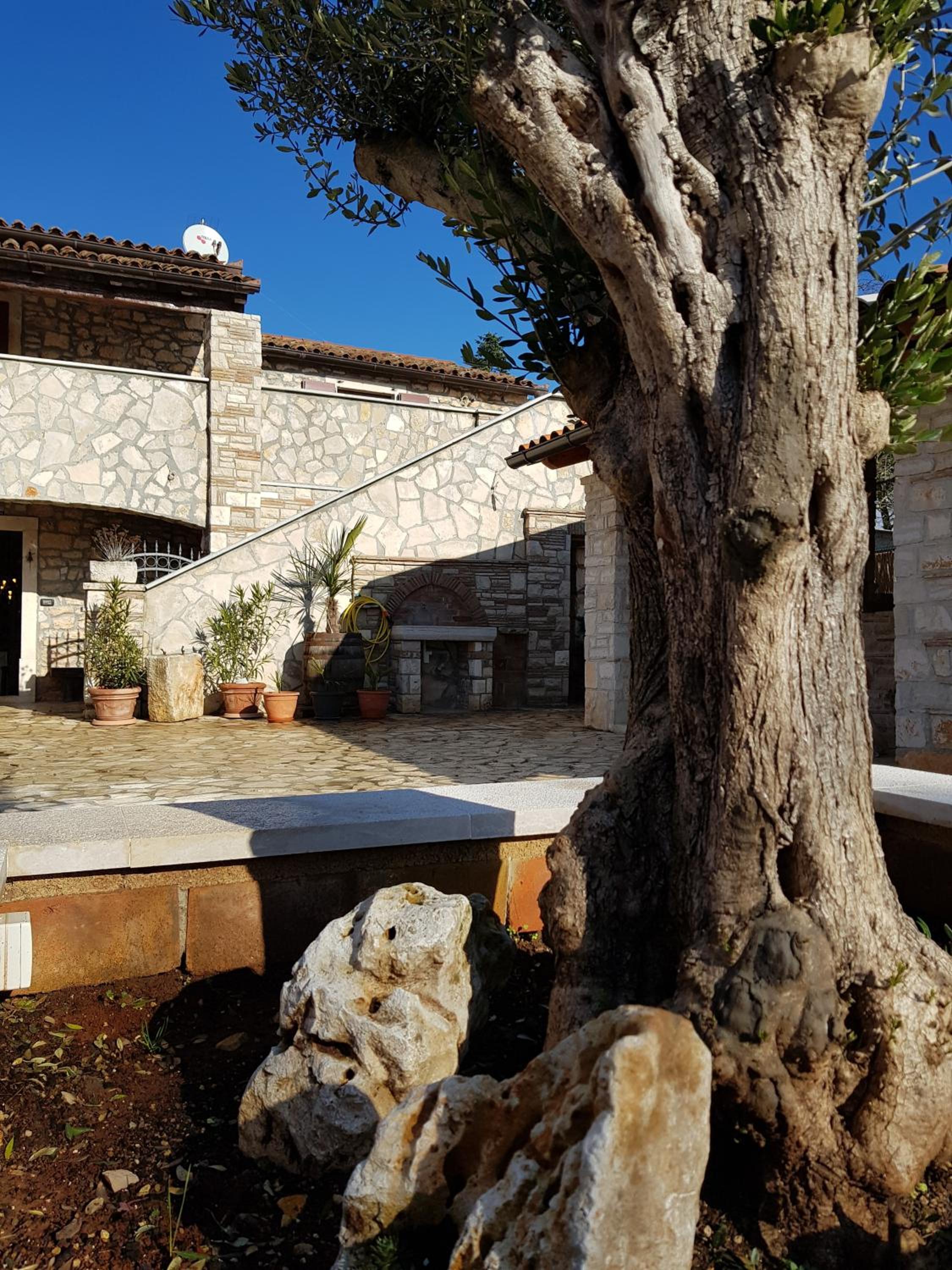 Hotel Casa Di Roccia