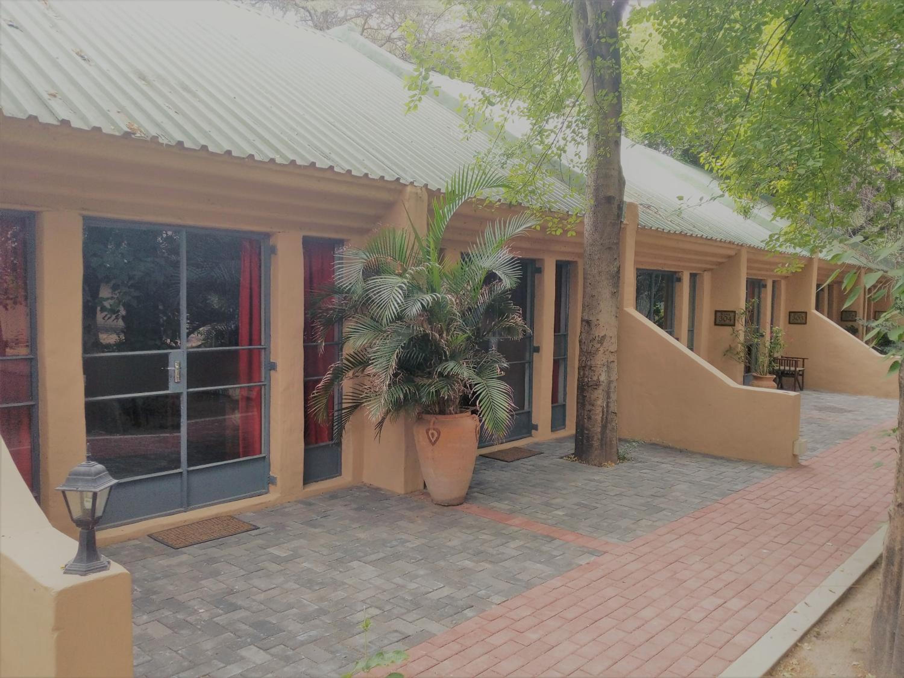 Island Safari Lodge