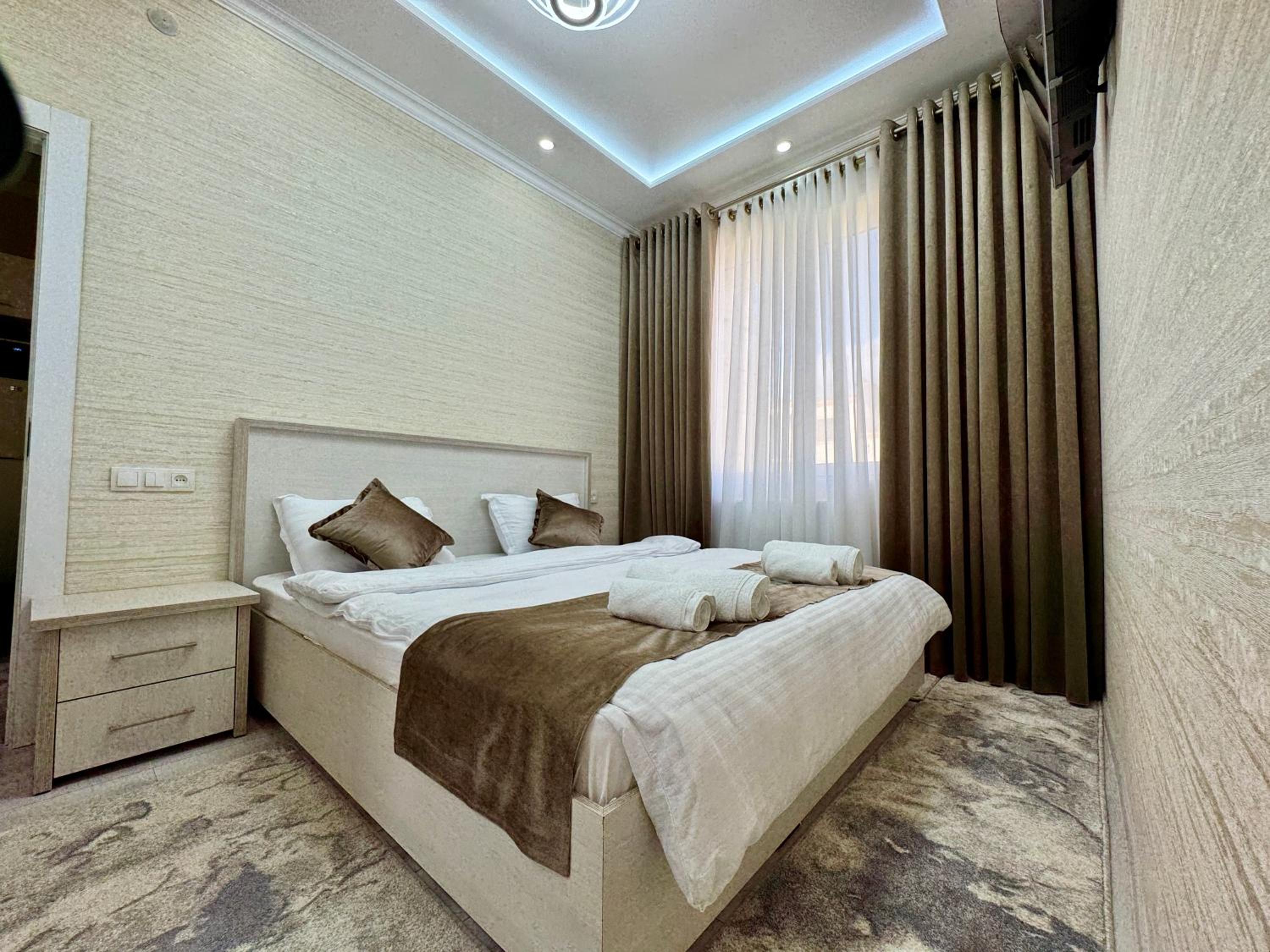 Modern 2BR Luxury -10 Min Walk to Old Town