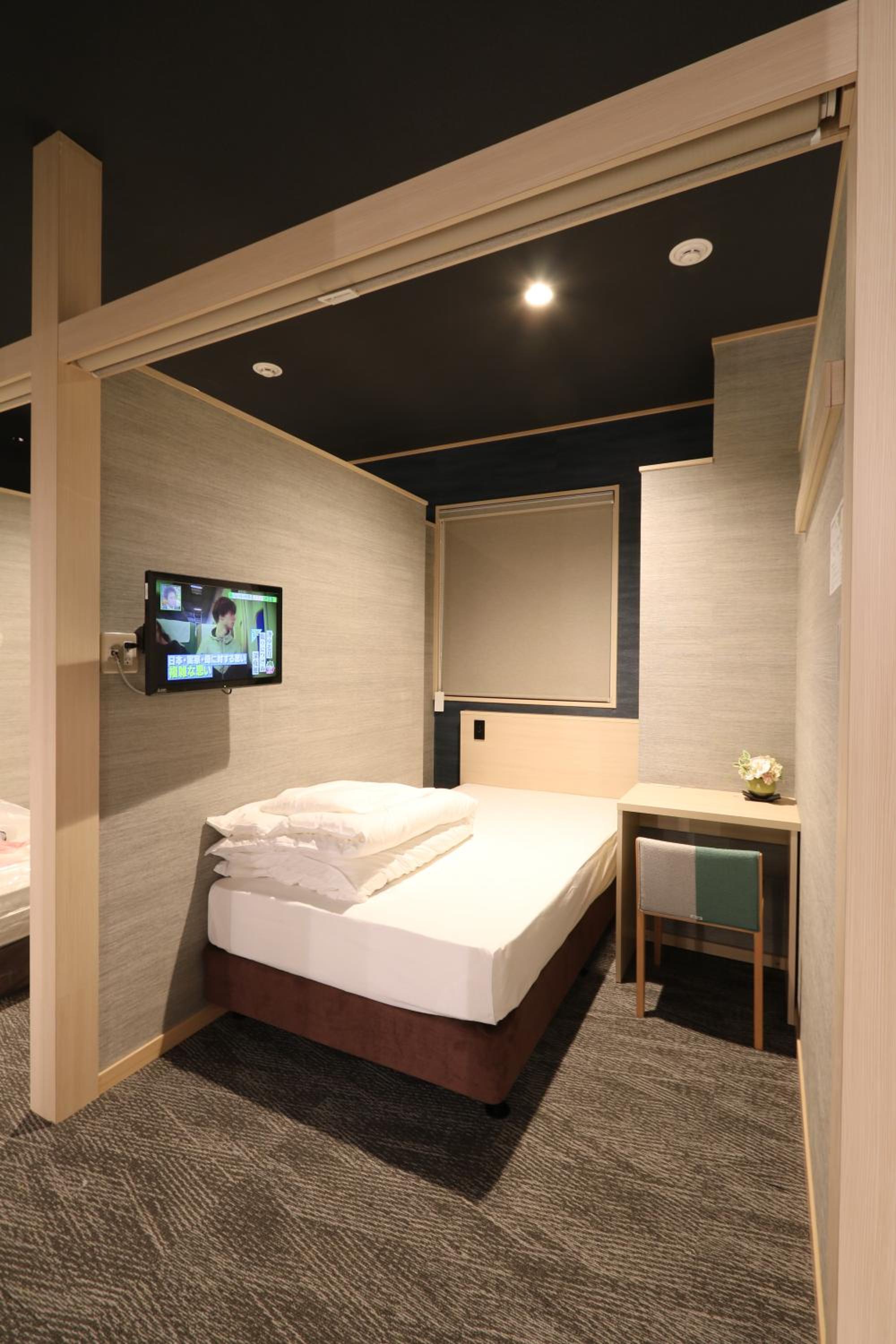 Cabin & Capsule Hotel J-SHIP Osaka Namba photo 40 of 46