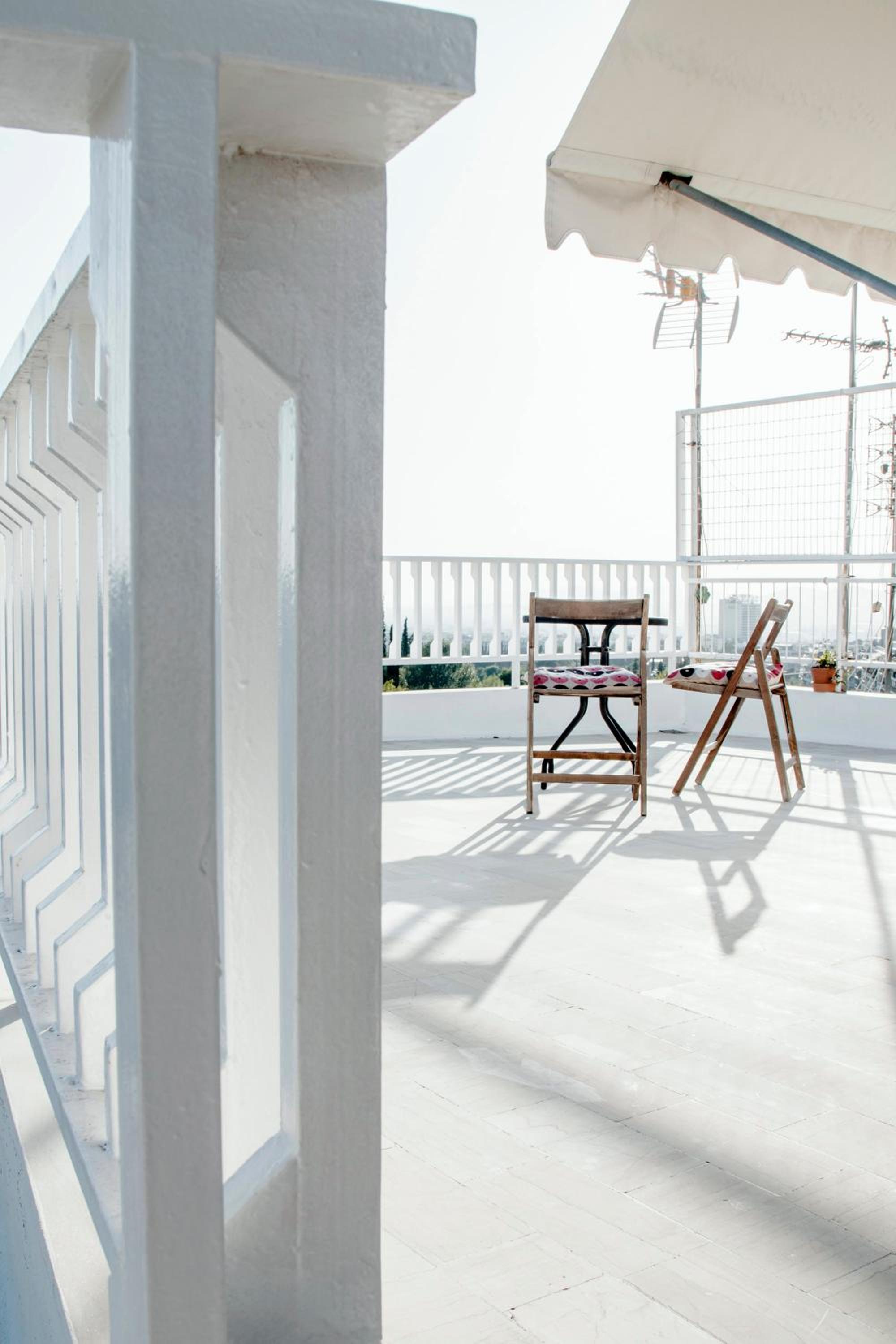 Top floor studio with endless view