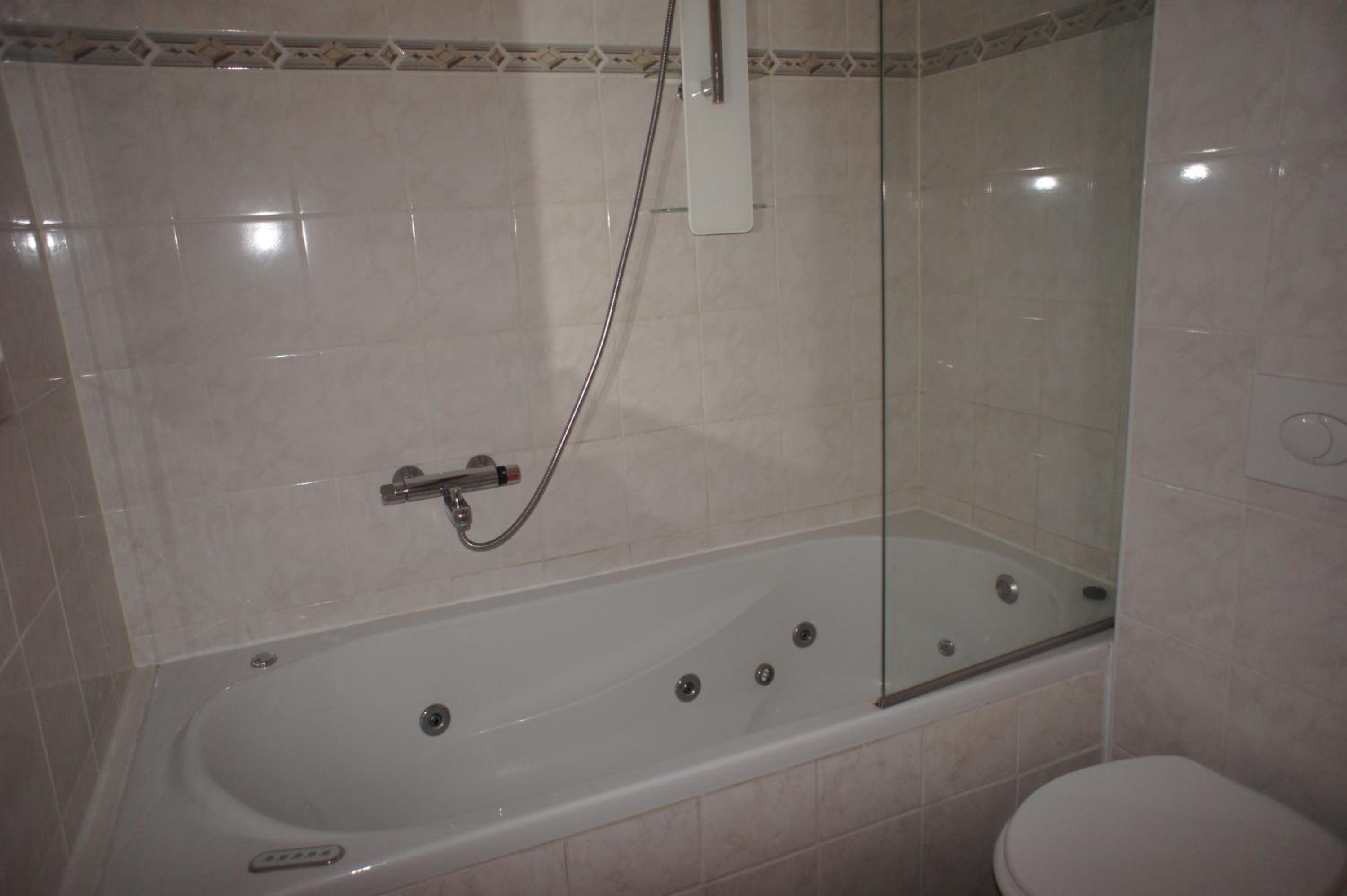 Photo 48