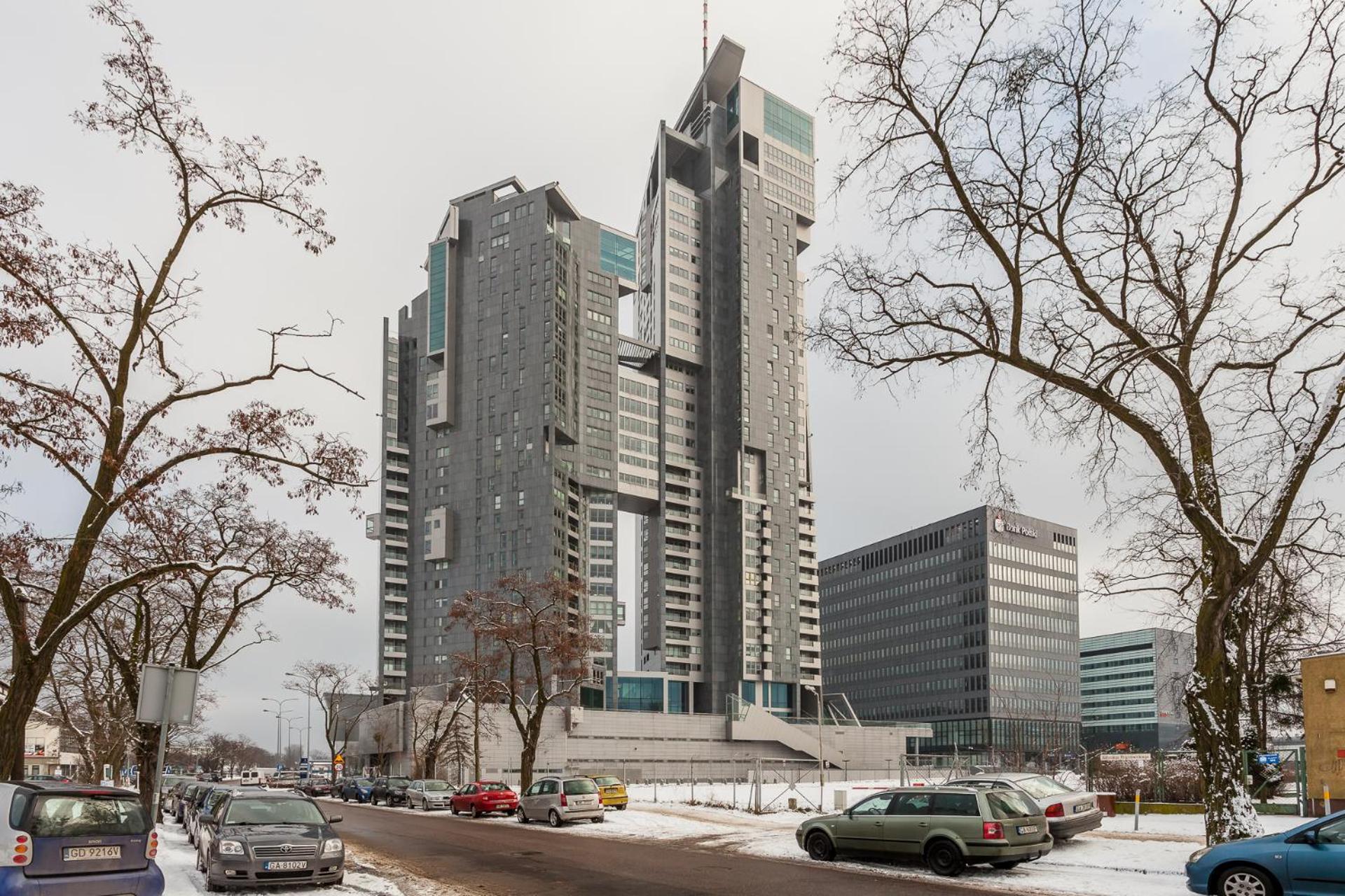 GoodHome - Sea Towers Apartment view 3