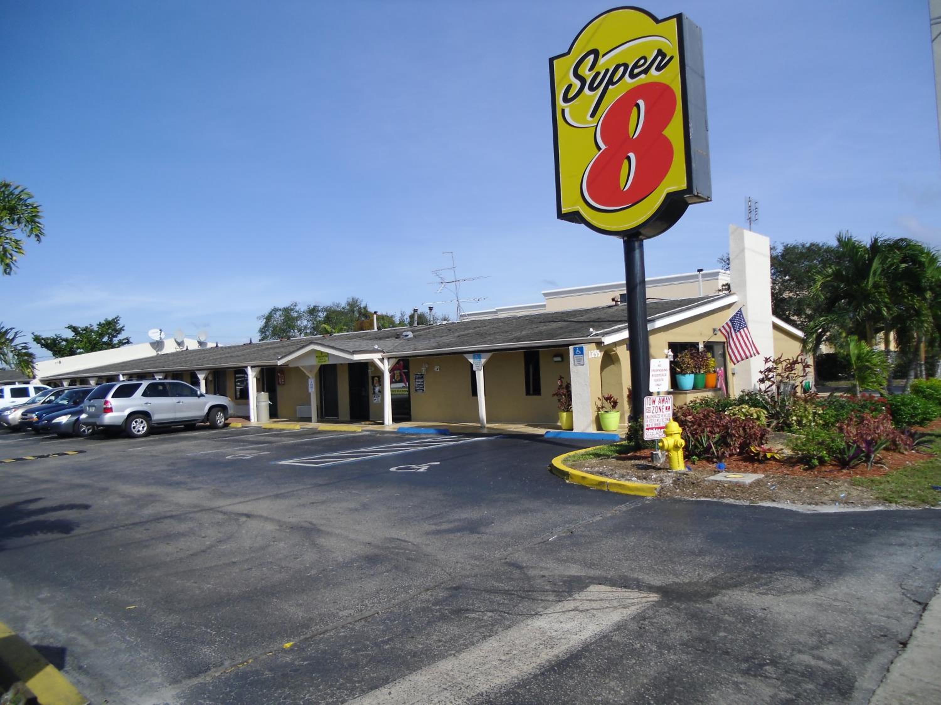 Hotel Super 8 by Wyndham Lantana West Palm Beach
