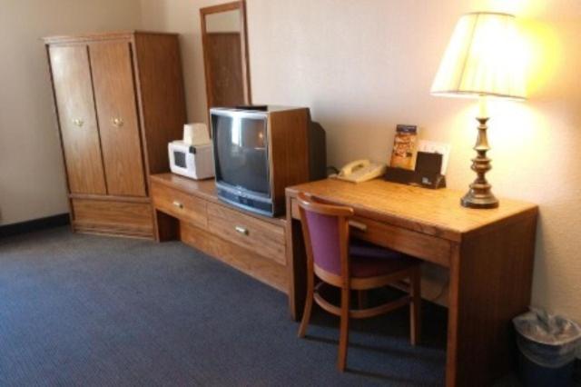 State Line Inn view 4