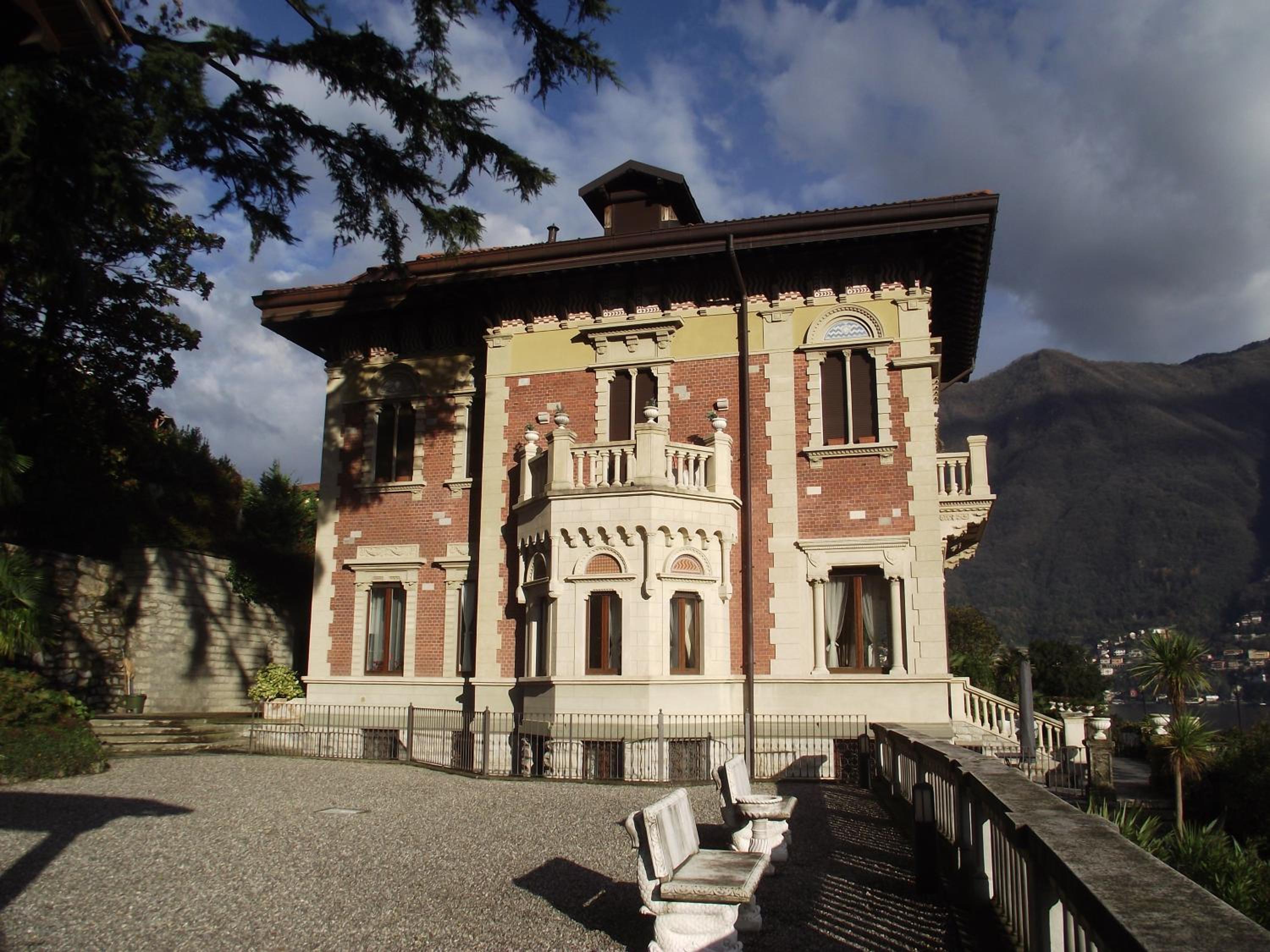 Villa Castiglioni Luxury Apartment view 2