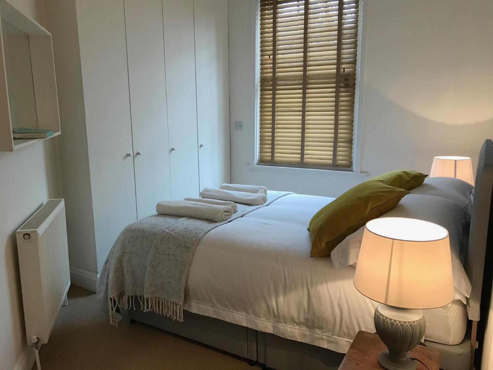 Flat 4, York Terrace view 3