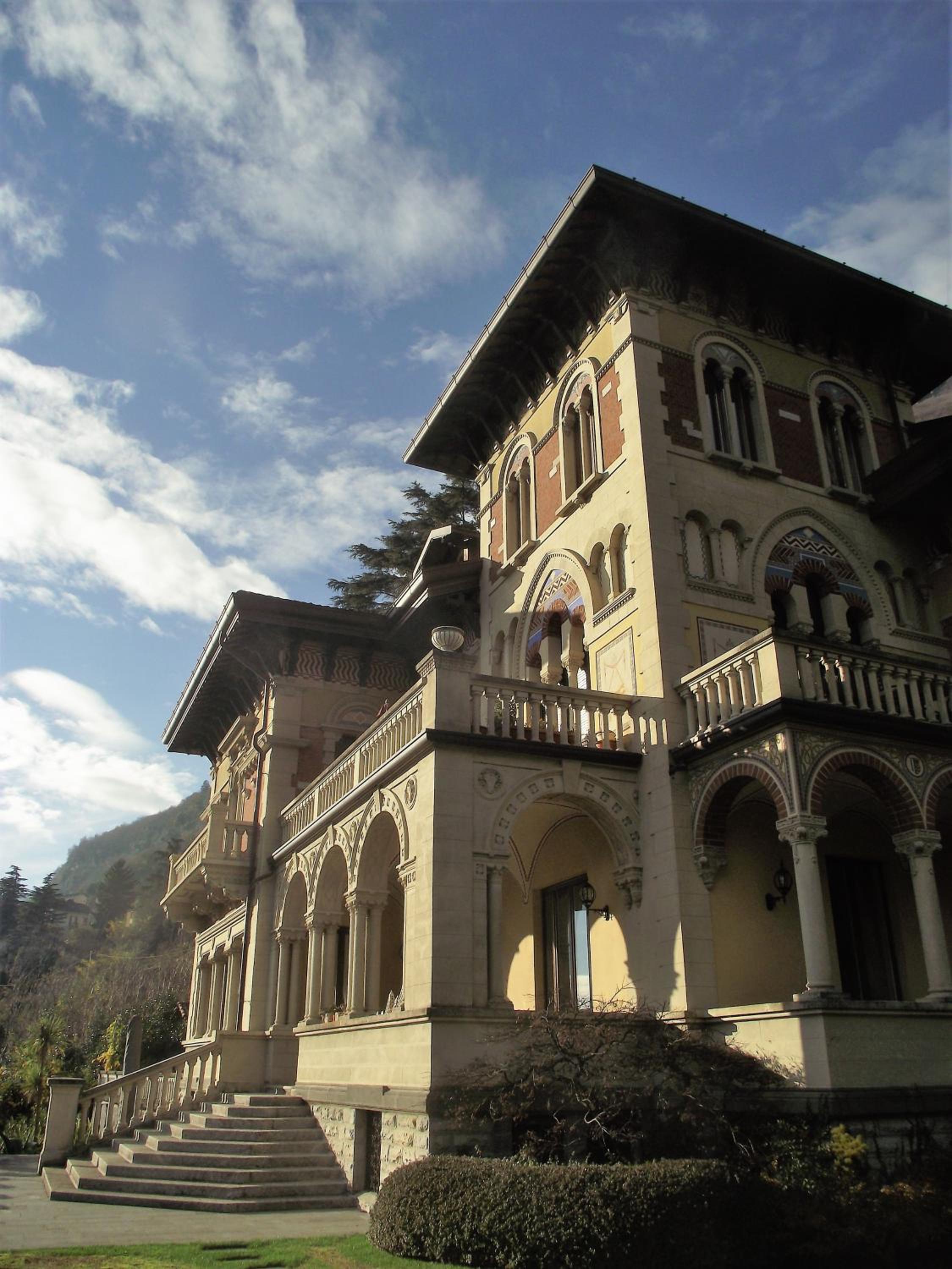 Villa Castiglioni Luxury Apartment view 4