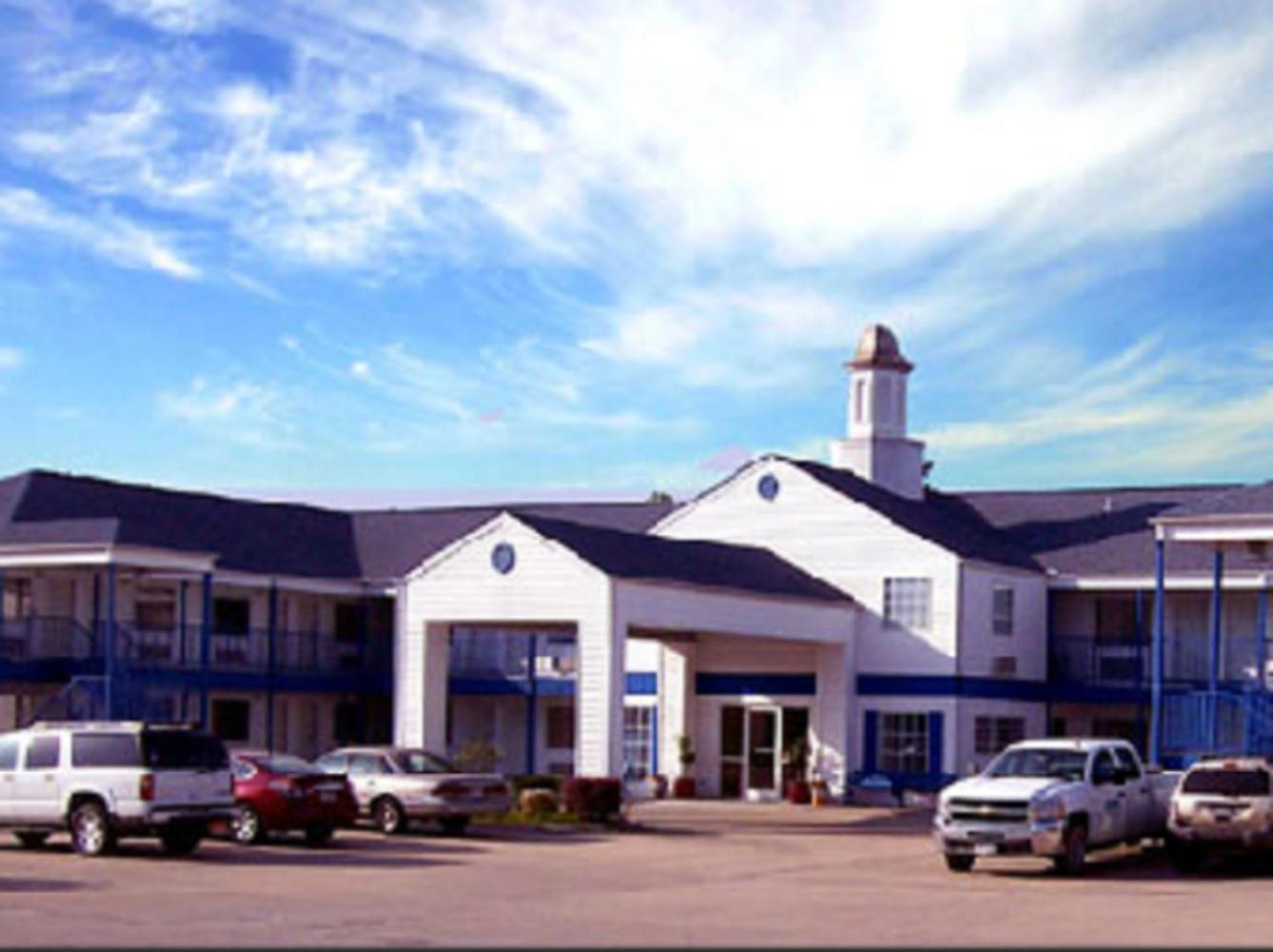 American Inn and Suites White Hall view 4