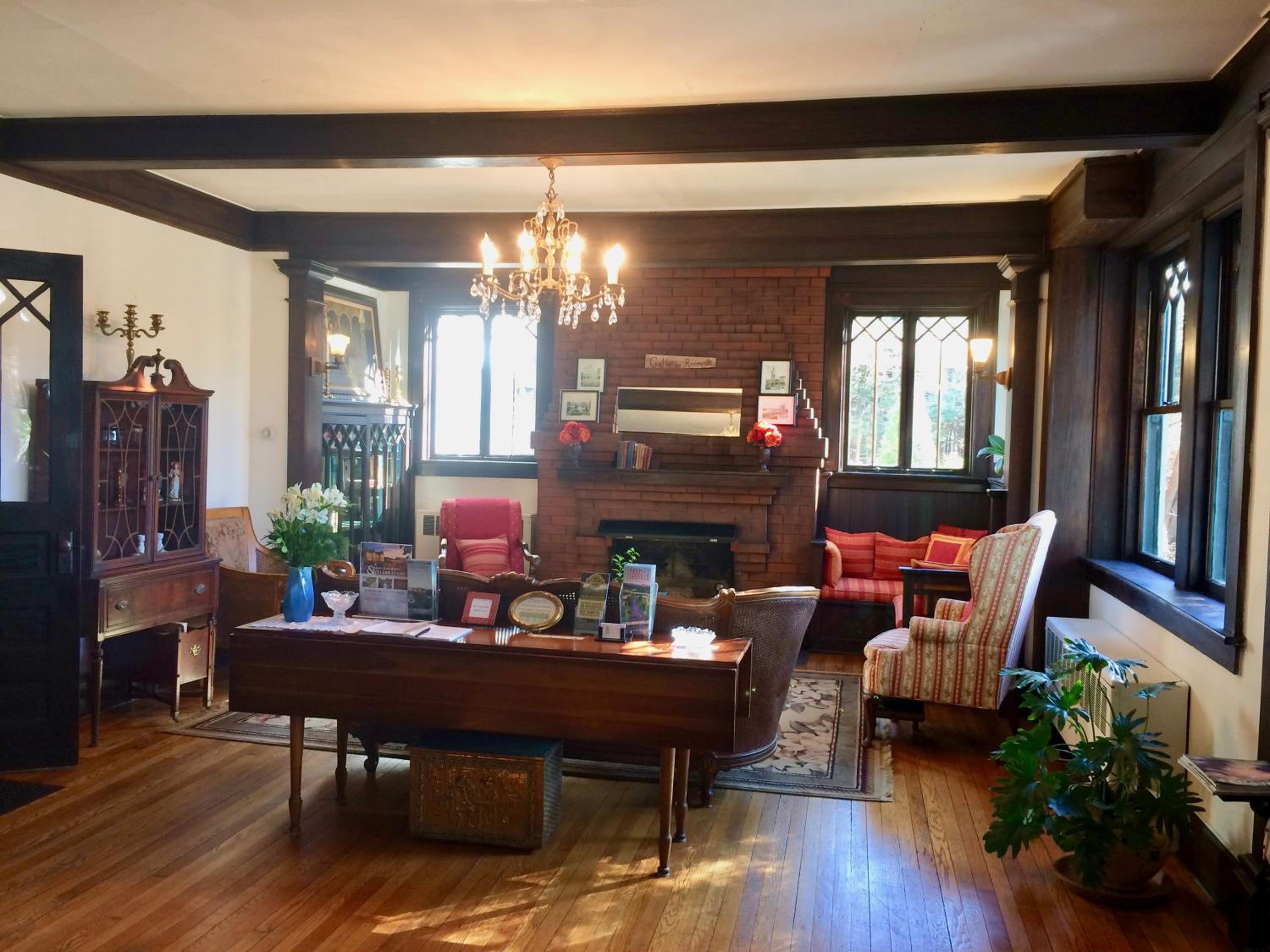 Oakland Cottage Bed and Breakfast