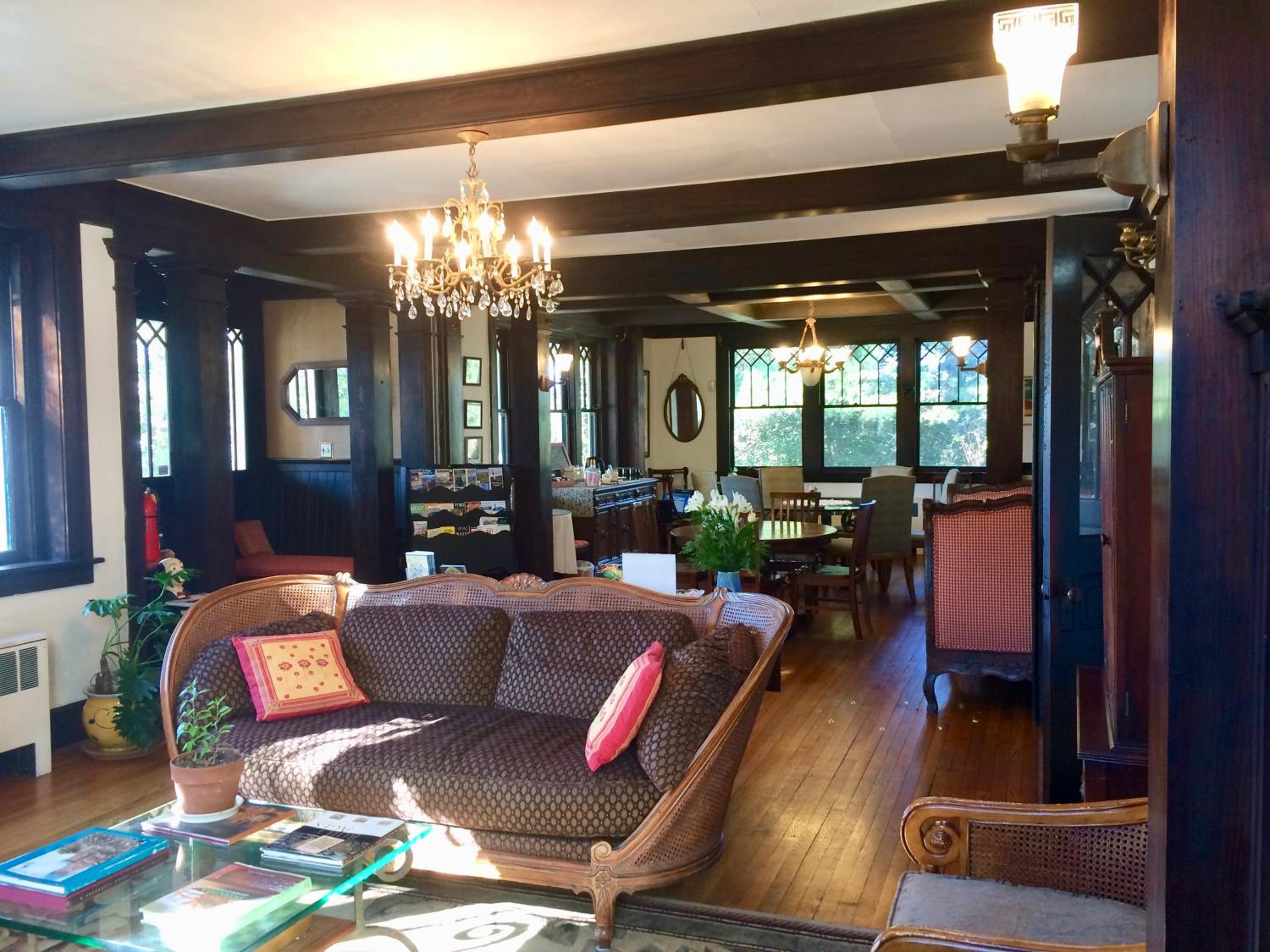 Oakland Cottage Bed and Breakfast