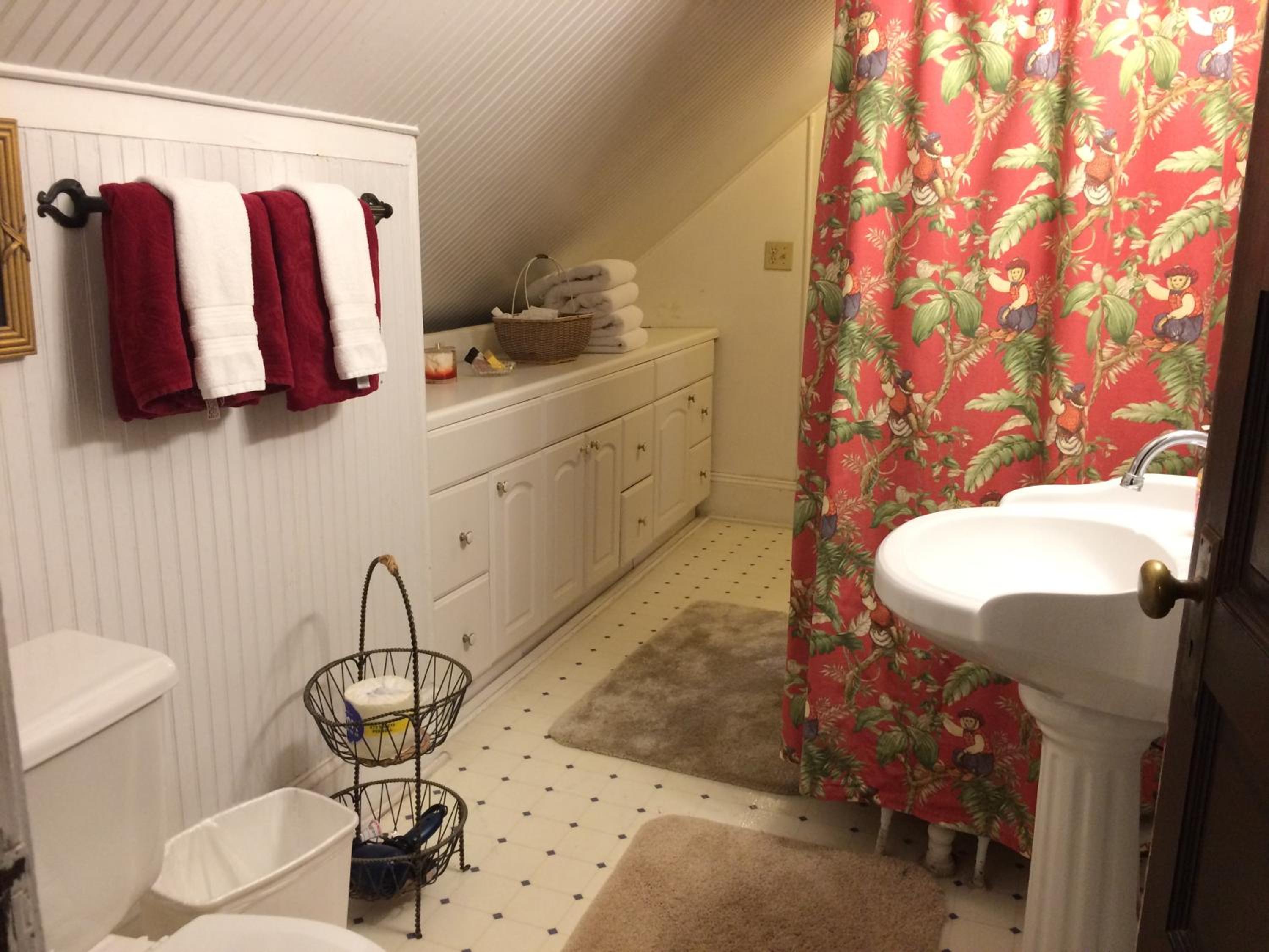 Oakland Cottage Bed and Breakfast