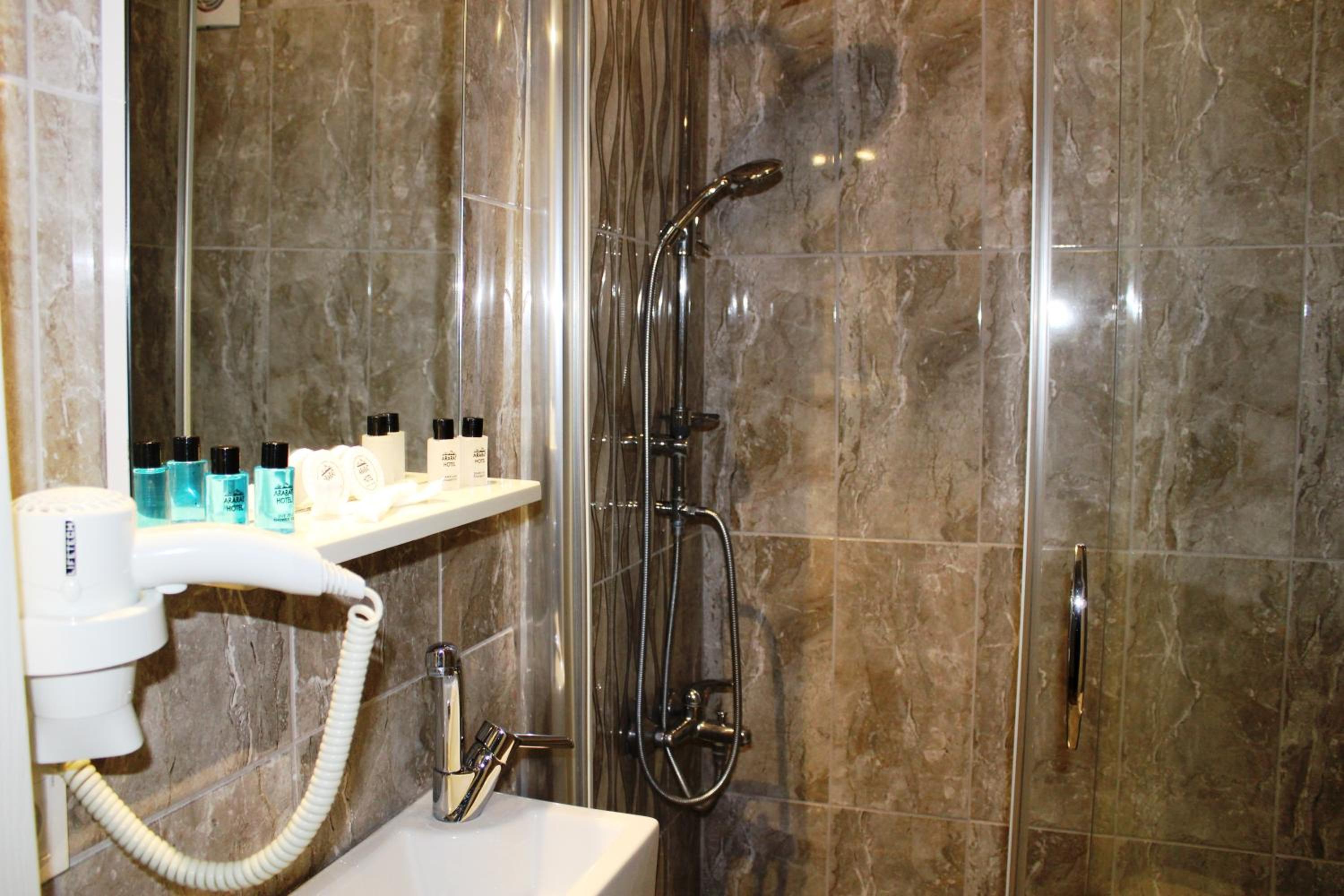 Ararat Hotel - Image 15