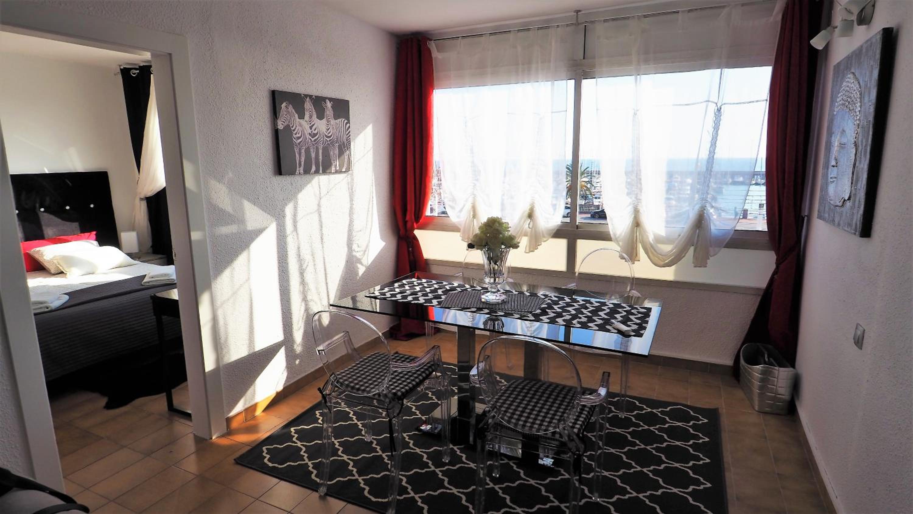 Cristina Port & Beach - Apartment view 3