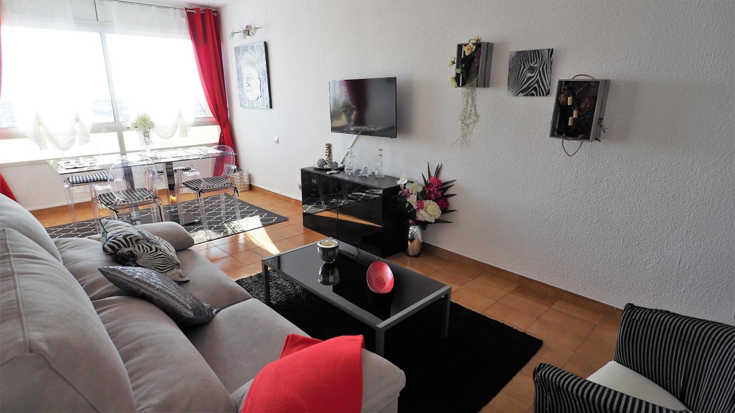 Cristina Port & Beach - Apartment view 2