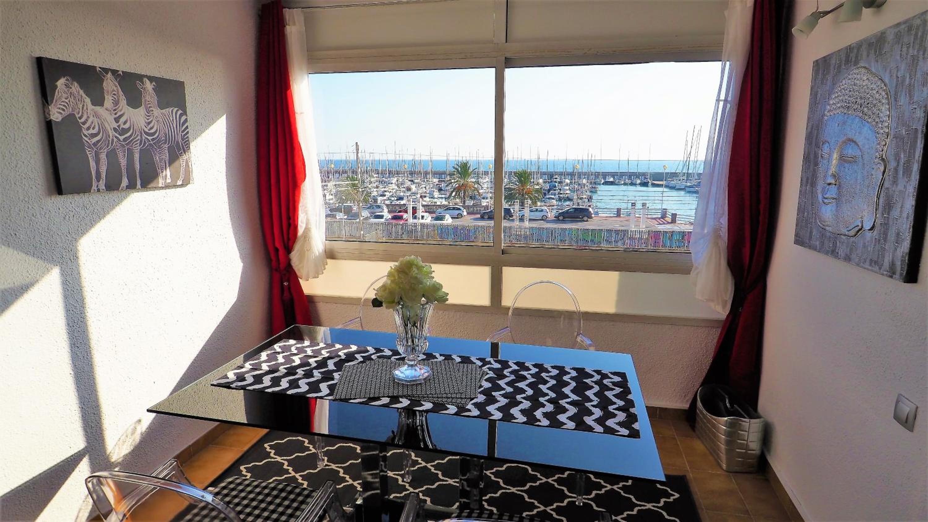 Cristina Port & Beach - Apartment view 4