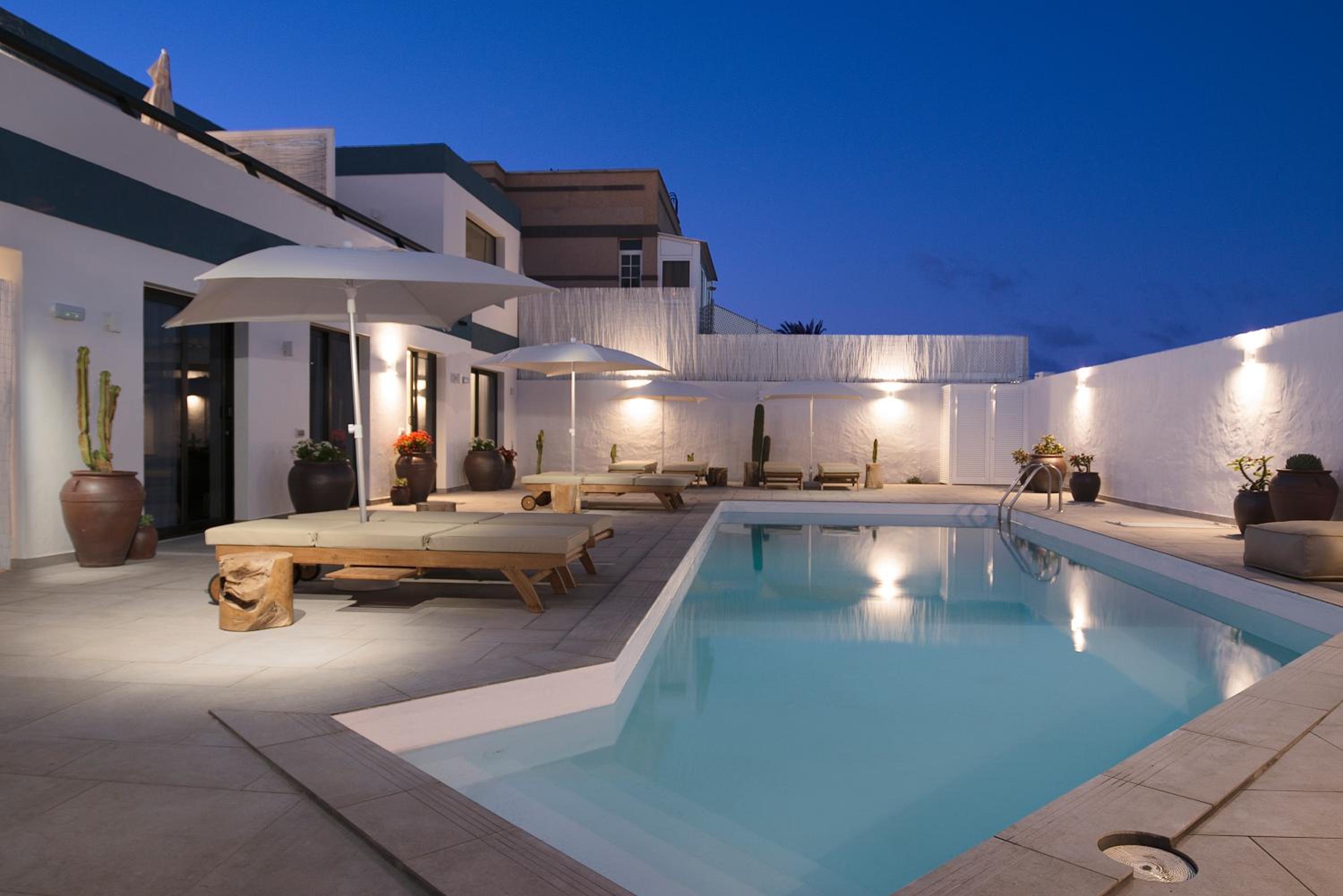 Ocean Suite with heated pool by SunHousesCanarias