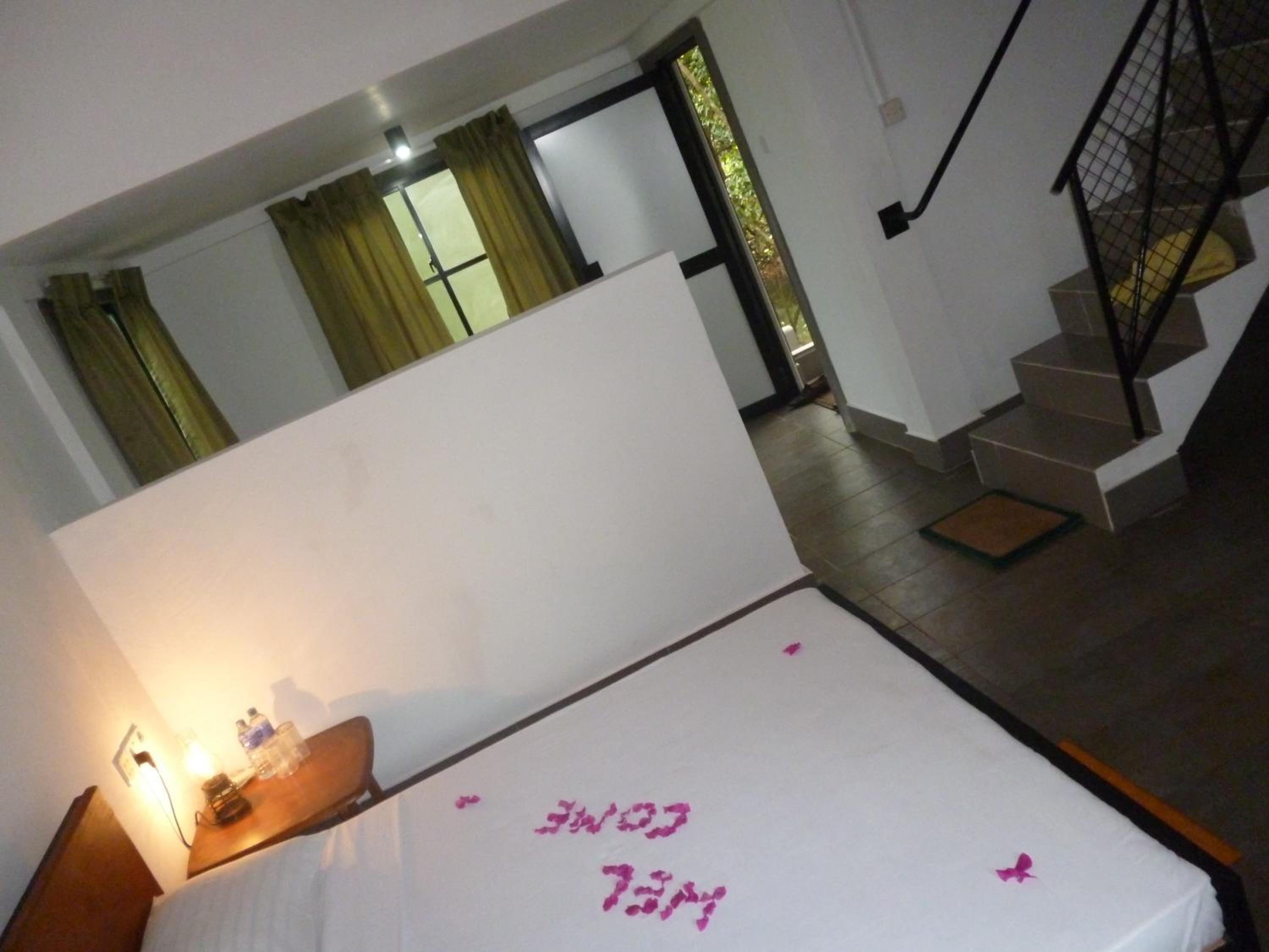 Ambalama Leisure Lounge view 2