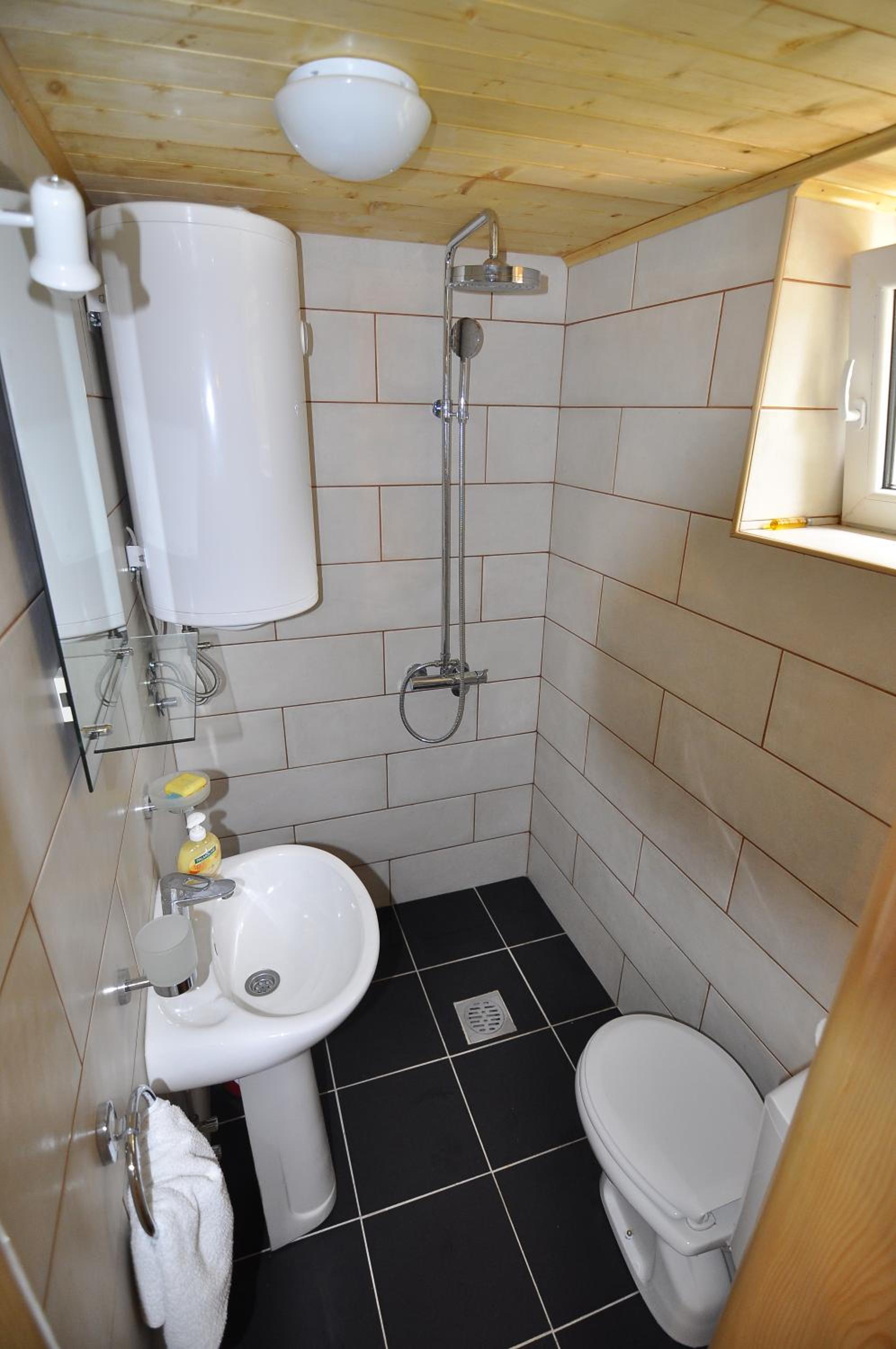 Photo 12