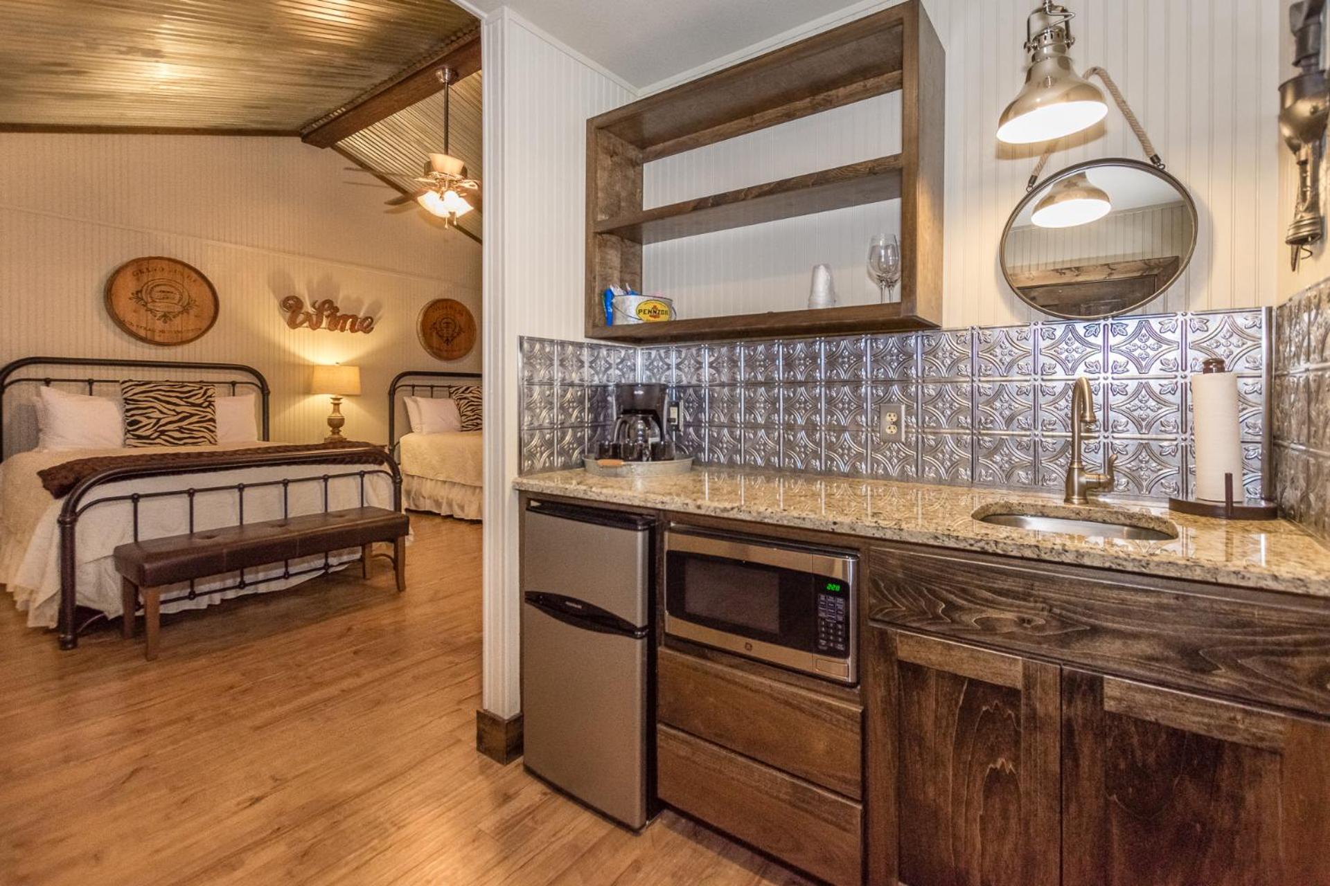 Vineyard Trail Cottages- Adults Only