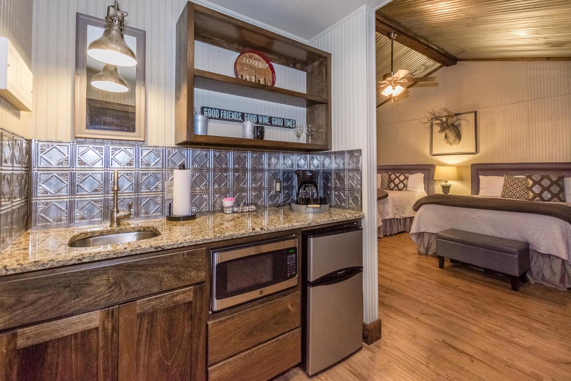 Vineyard Trail Cottages- Adults Only