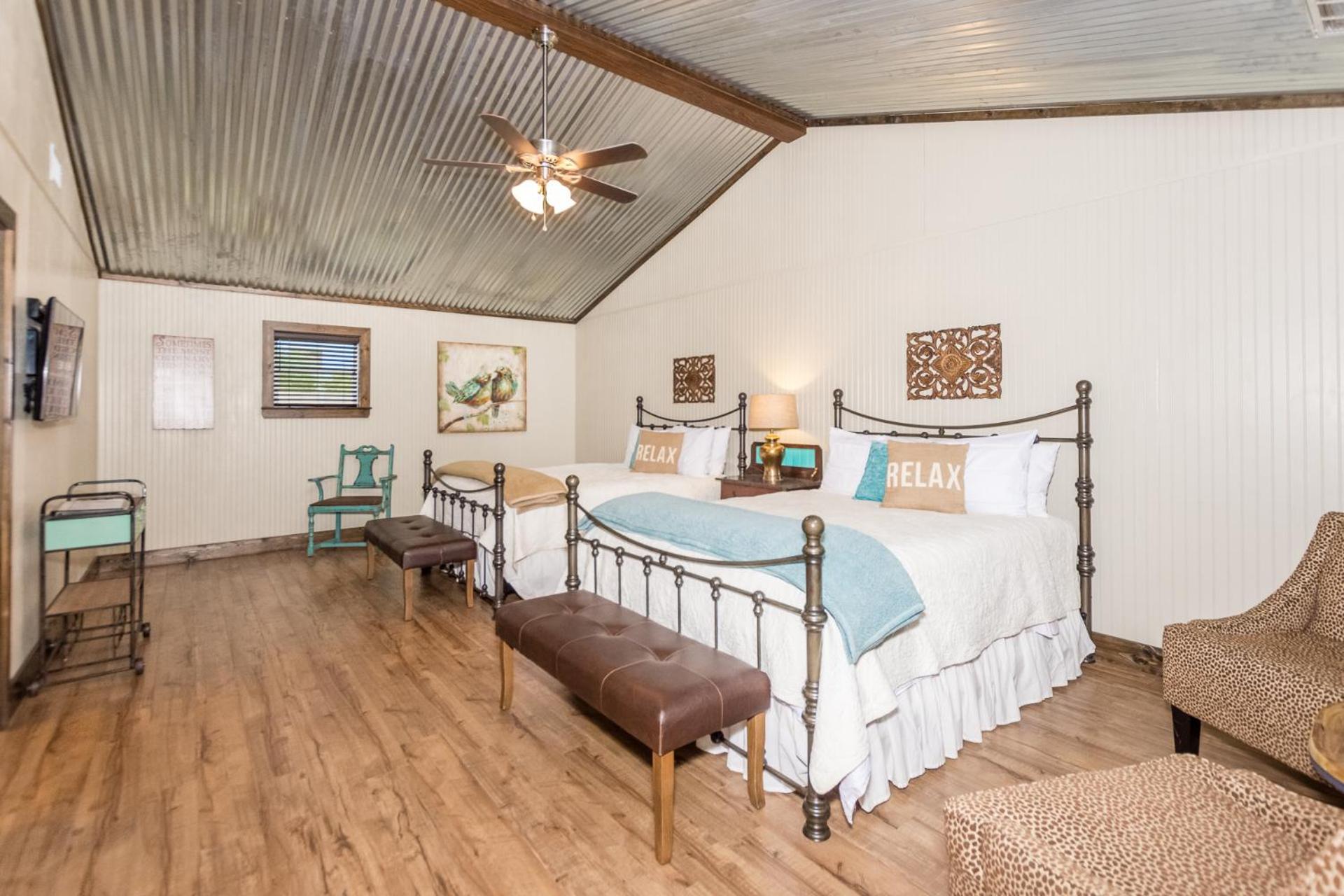 Vineyard Trail Cottages- Adults Only
