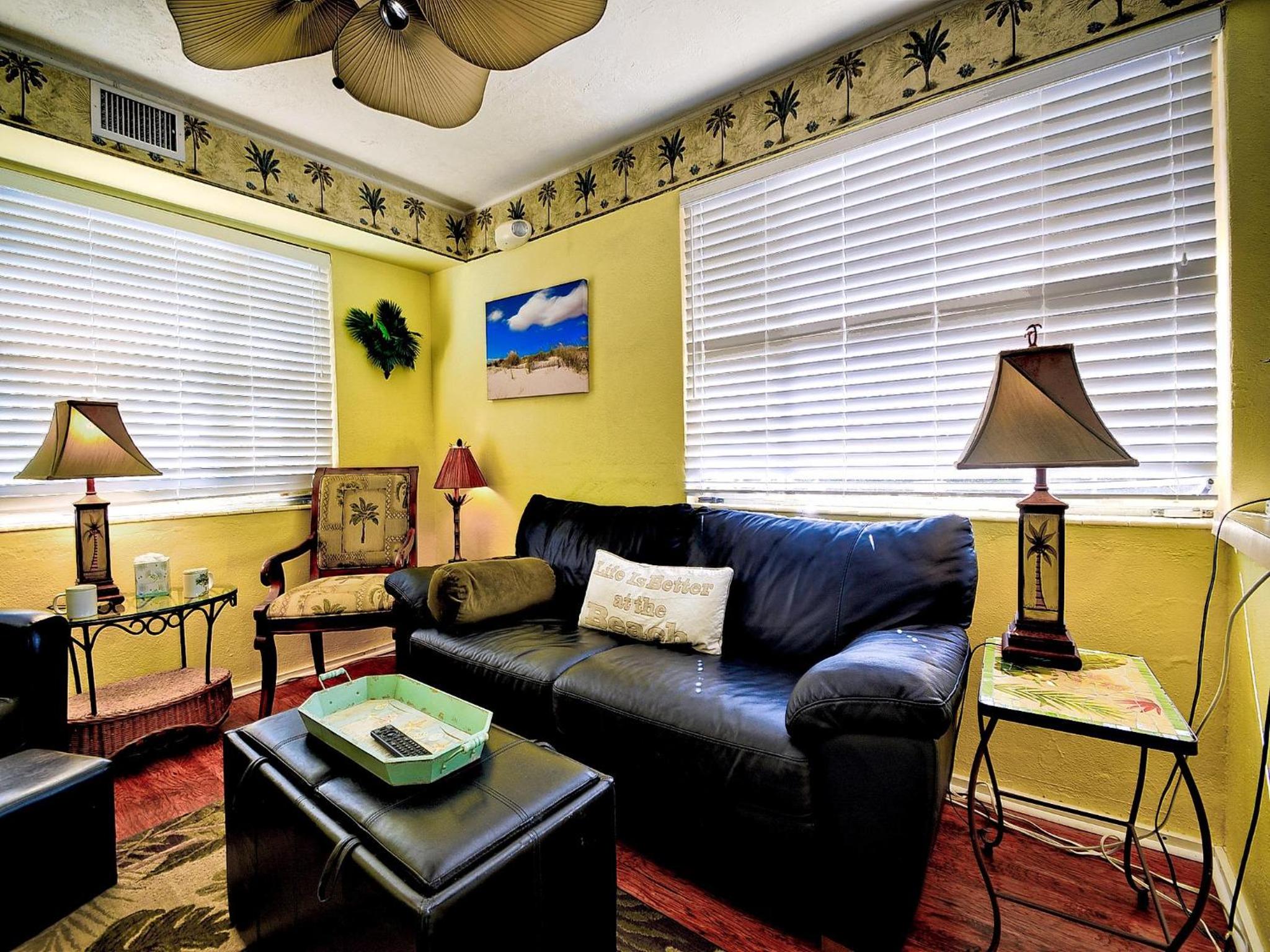 Palm Place 1 - Sabal Palm Beach getaway 624 view 3