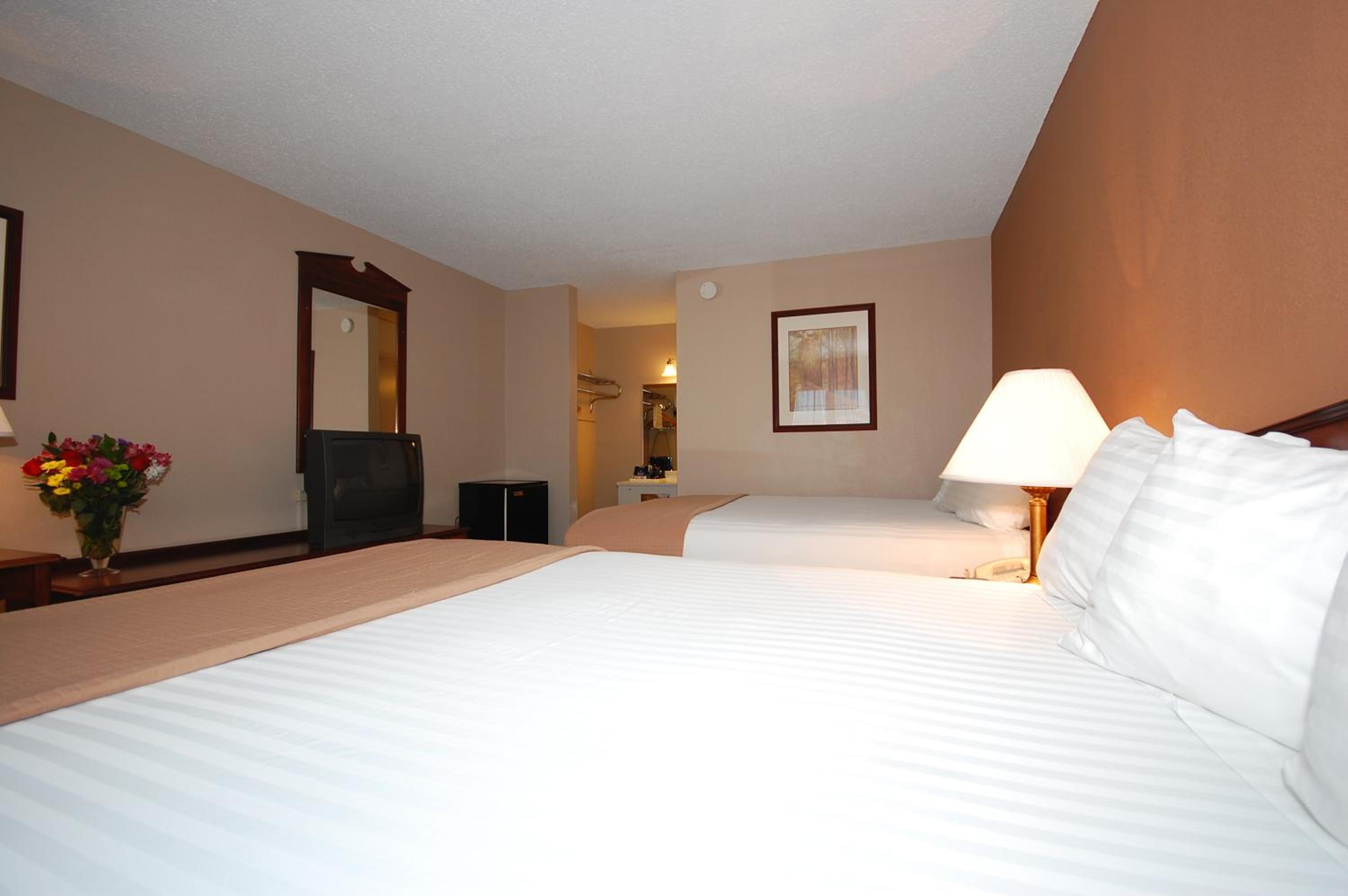 Garden City Vacations - Magnuson Hotel Red Baron - Property Image 6