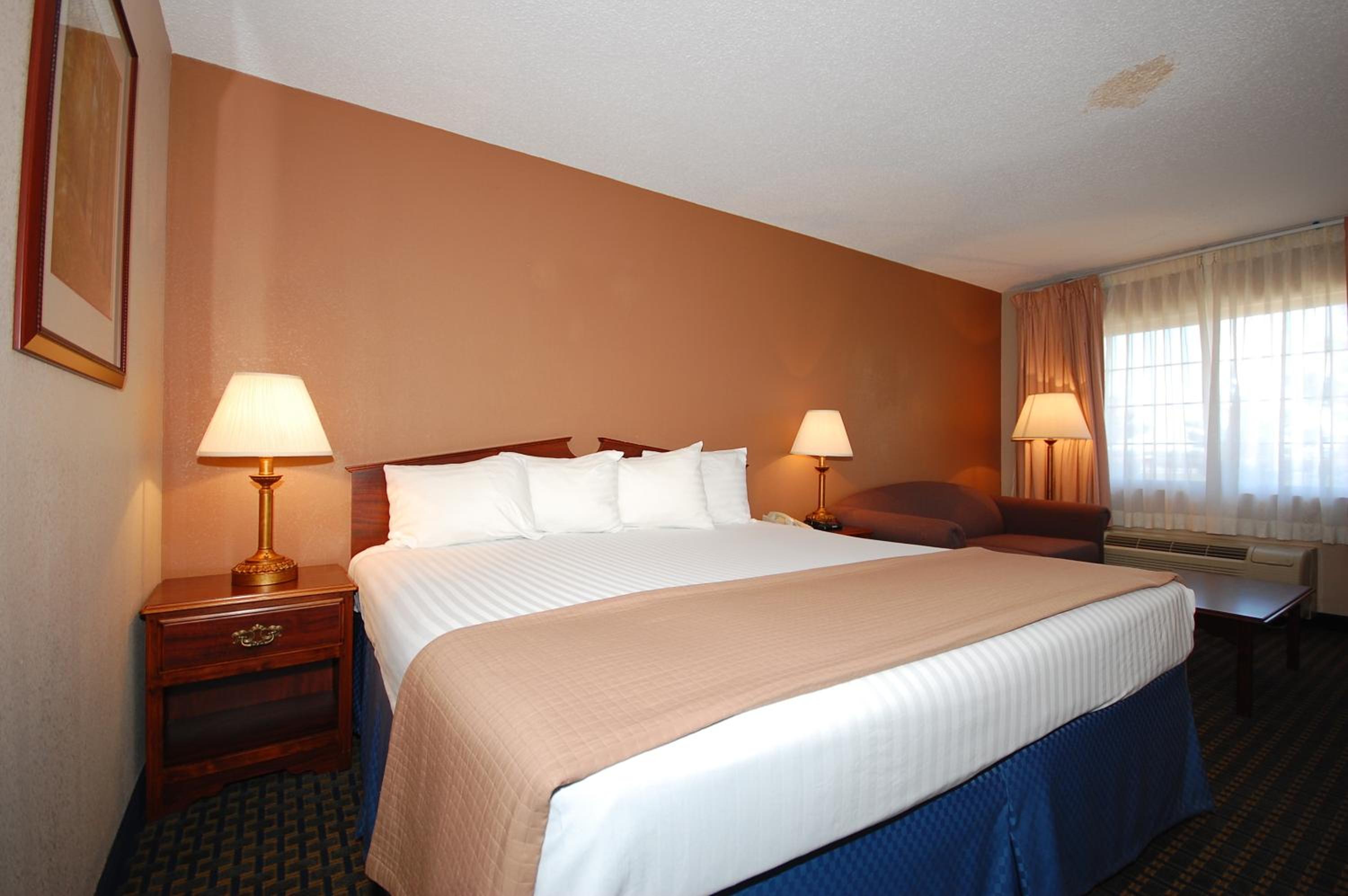 Garden City Vacations - Magnuson Hotel Red Baron - Property Image 8