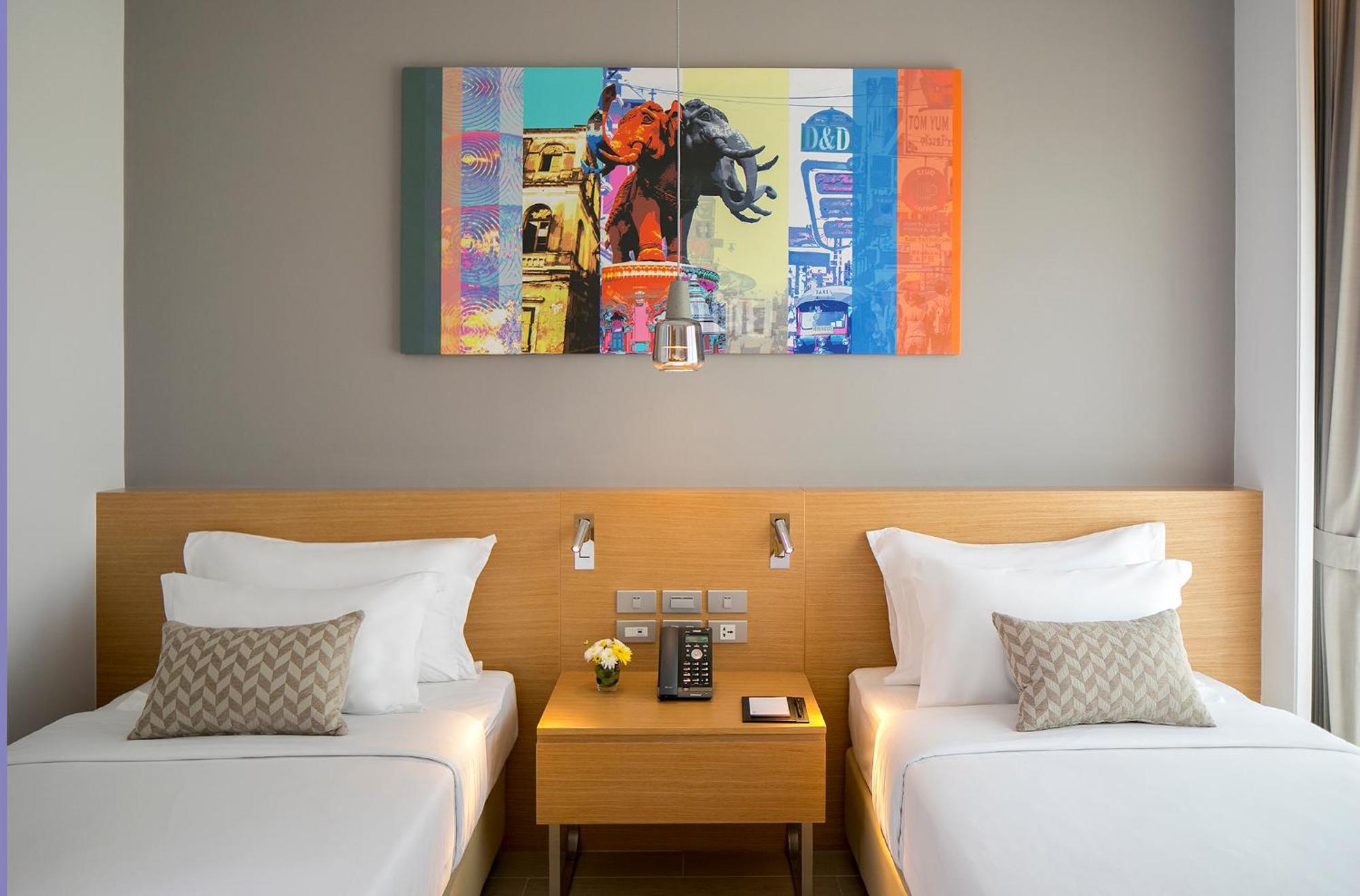 Eastin Thana City Golf Resort Bangkok Free Scheduled Shuttle from Hotel to Suvarnabhumi Airport