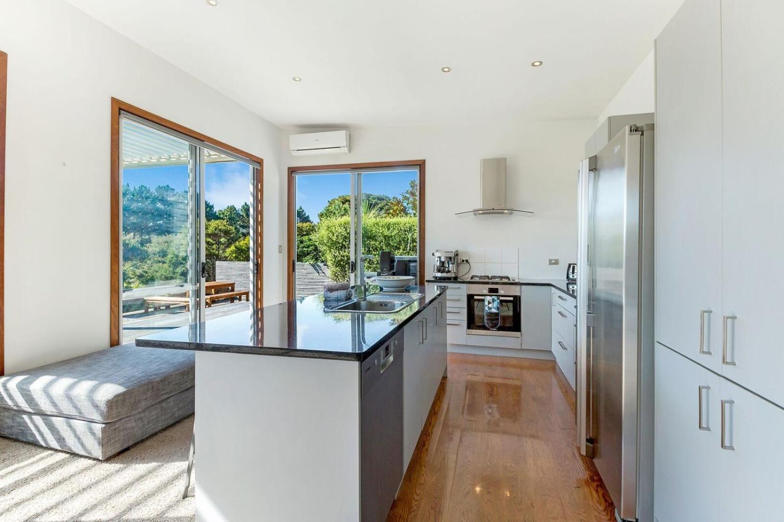 Karaka Sanctuary with Spa Pool by Waiheke Unlimited view 2