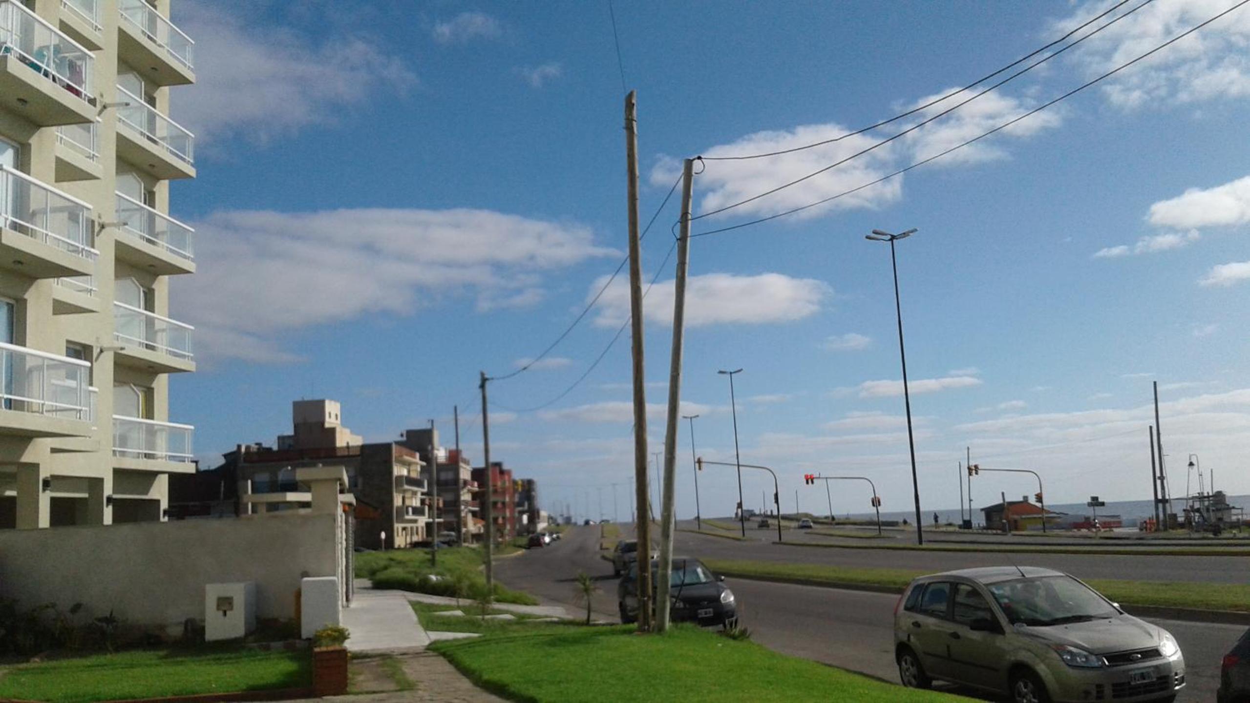 1-1/2 AMB c/BALCON SOLEADO en EDIFICIO FRENTE AL MAR