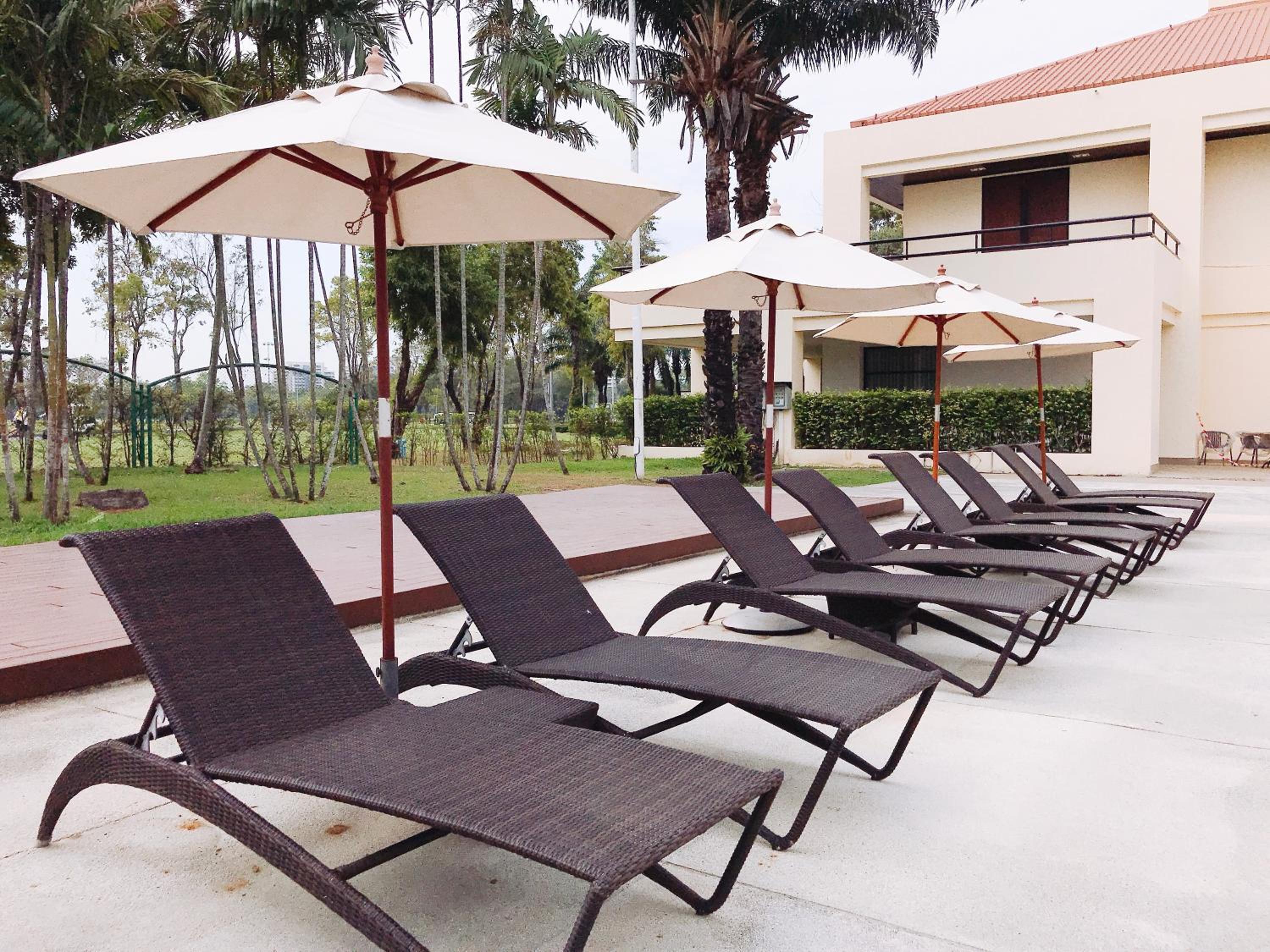 Eastin Thana City Golf Resort Bangkok Free Scheduled Shuttle from Hotel to Suvarnabhumi Airport