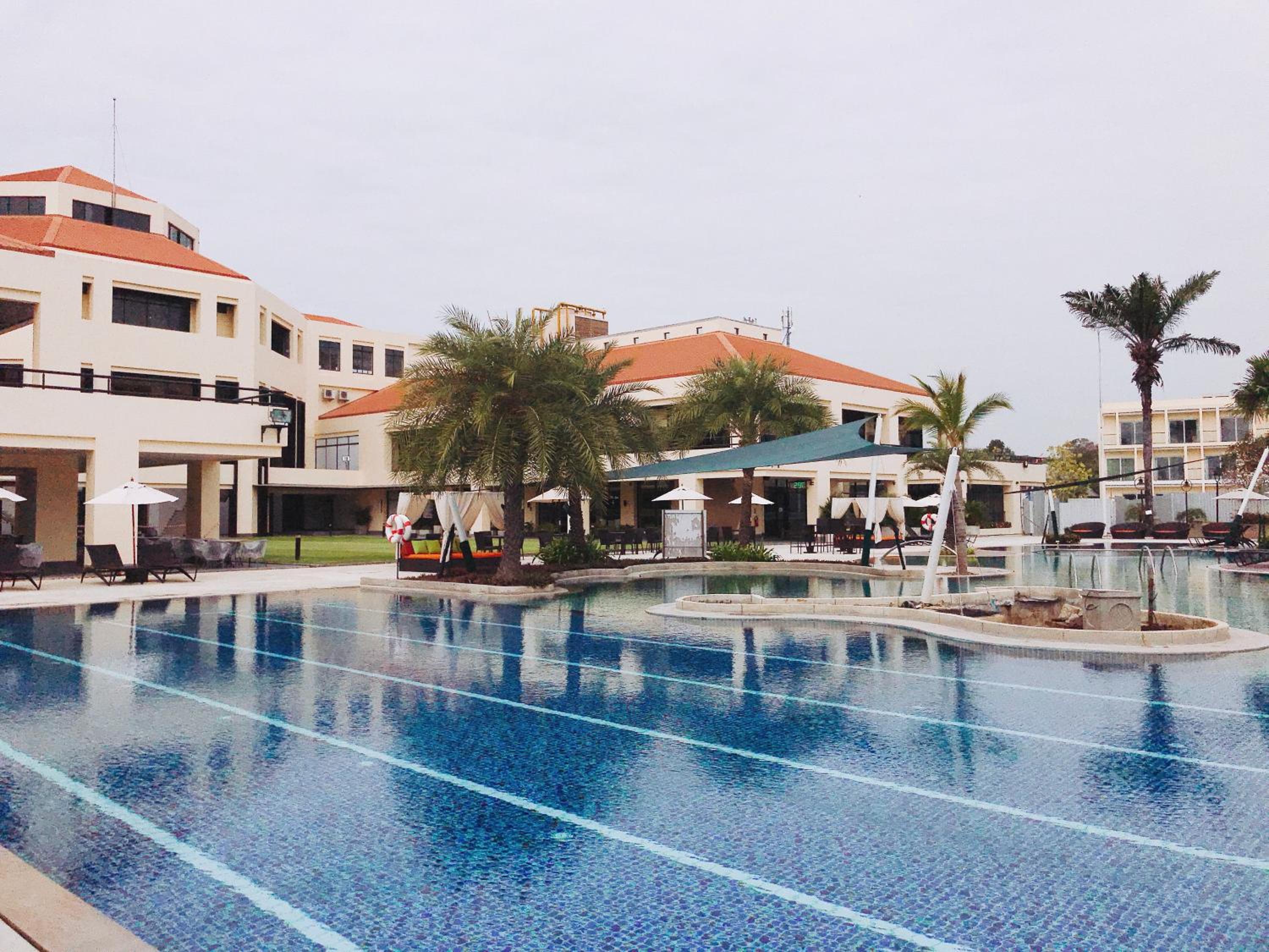 Eastin Thana City Golf Resort Bangkok Free Scheduled Shuttle from Hotel to Suvarnabhumi Airport